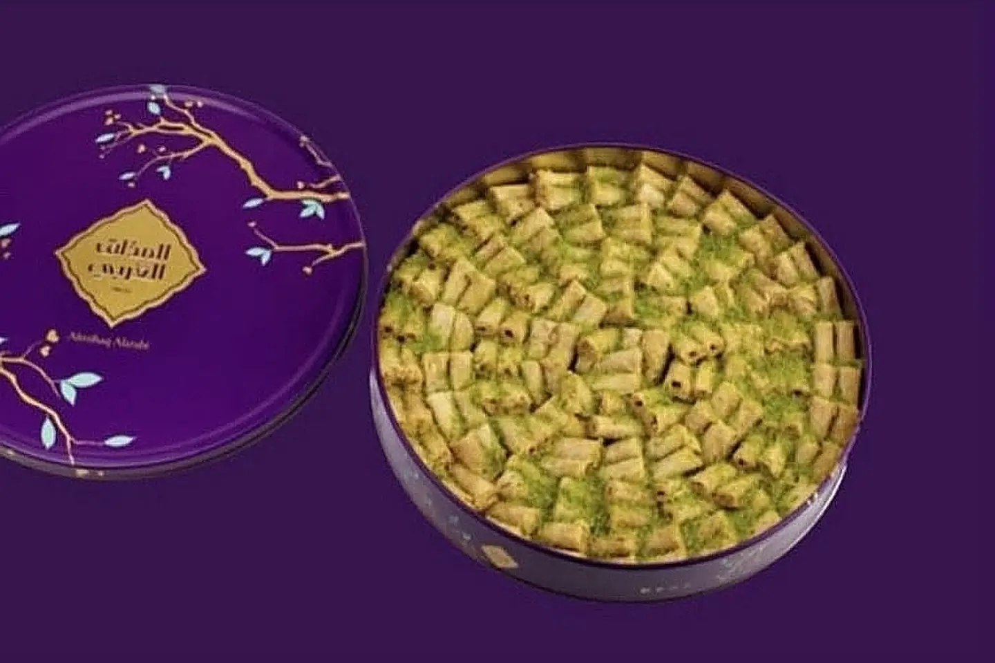 بقلاوة كبير المذاق العربي