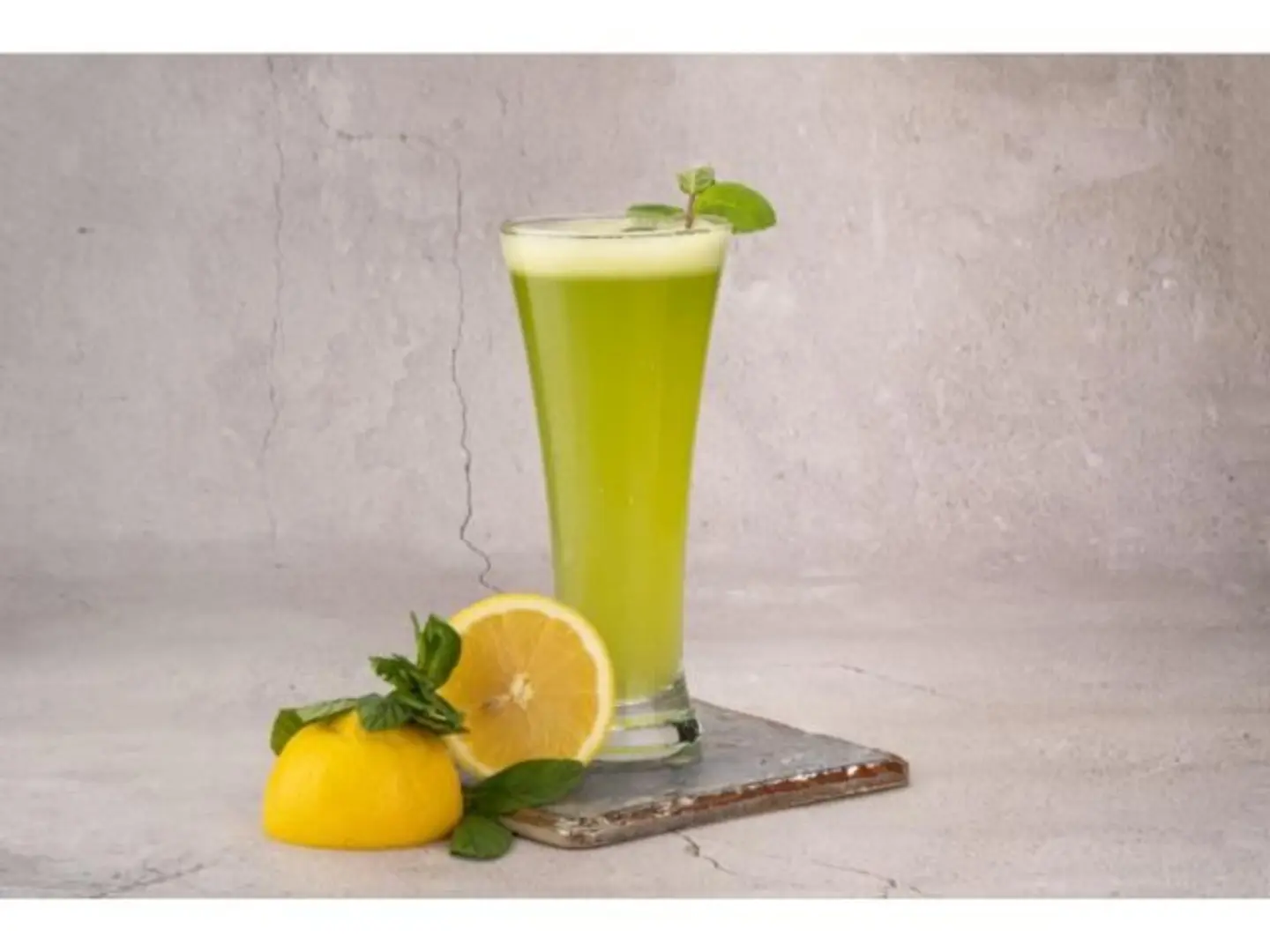 ليمون بالحبق