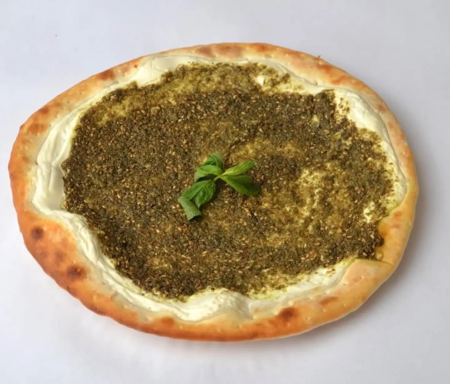 فطيرة لبنة زعتر