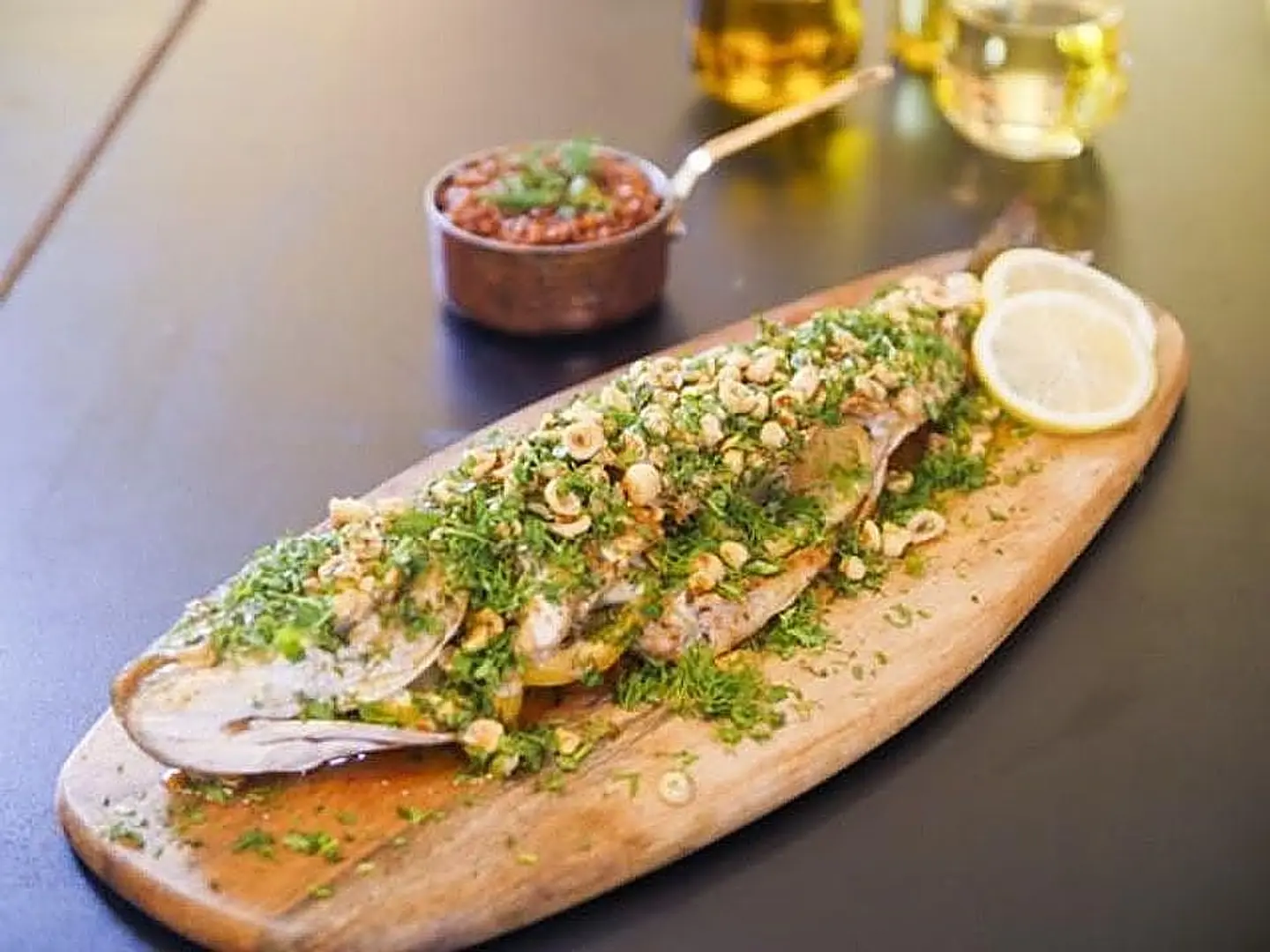 سمك بالليمون وصوص الزبدة إيطالي