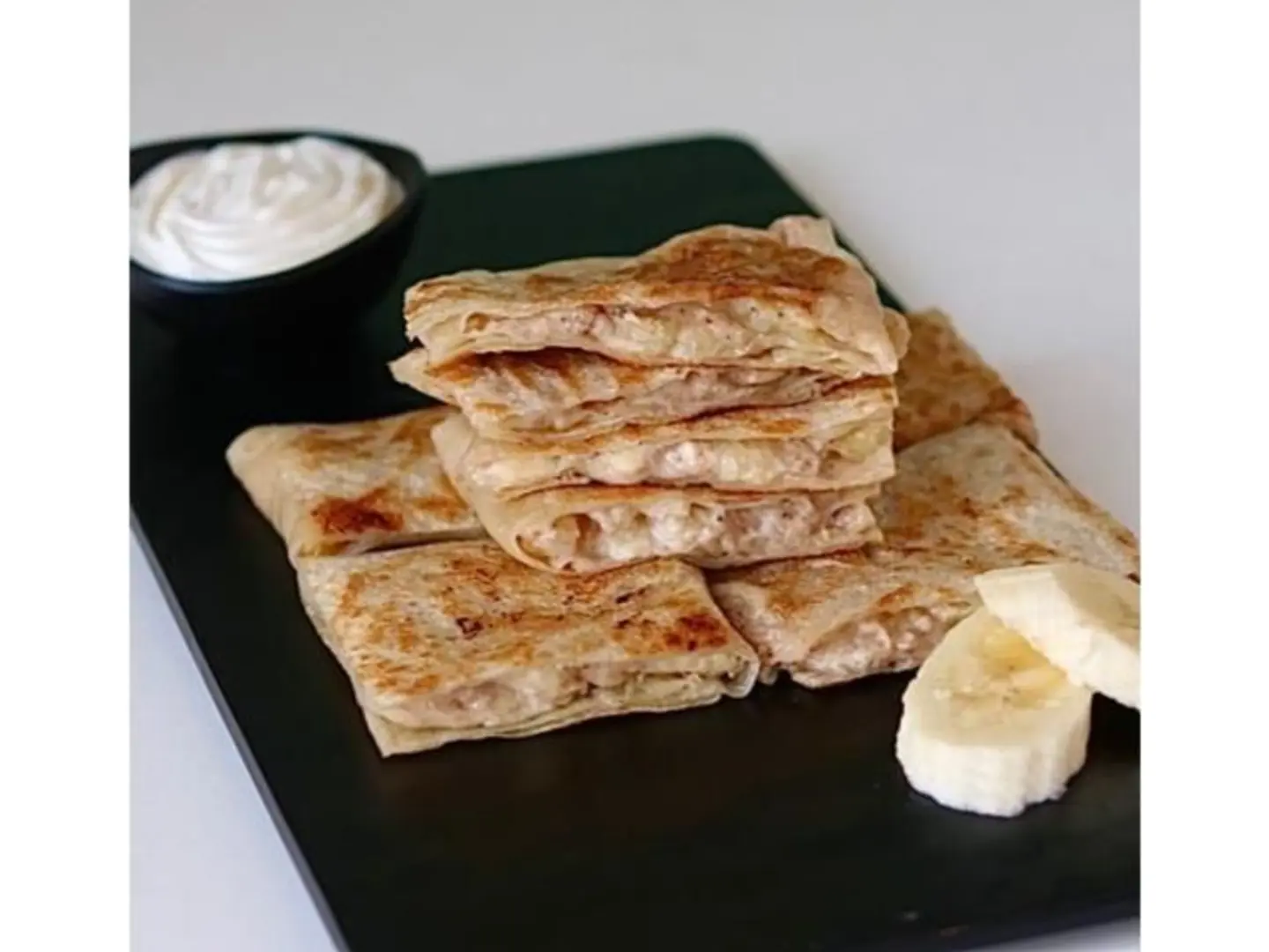 مطبق قشطة وموز
