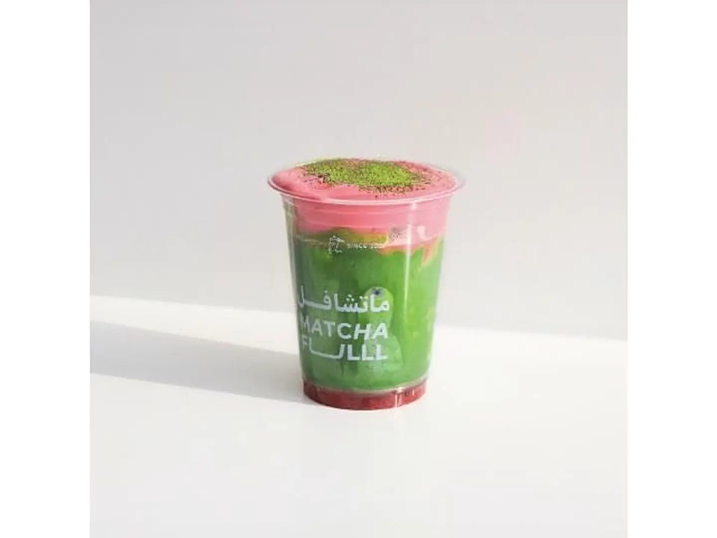 ماتشا لاتيه بالفراولة