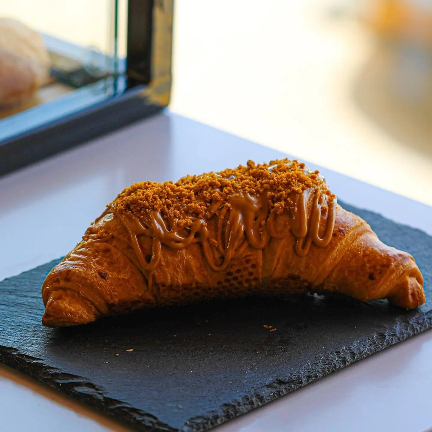 Lotus Croissant