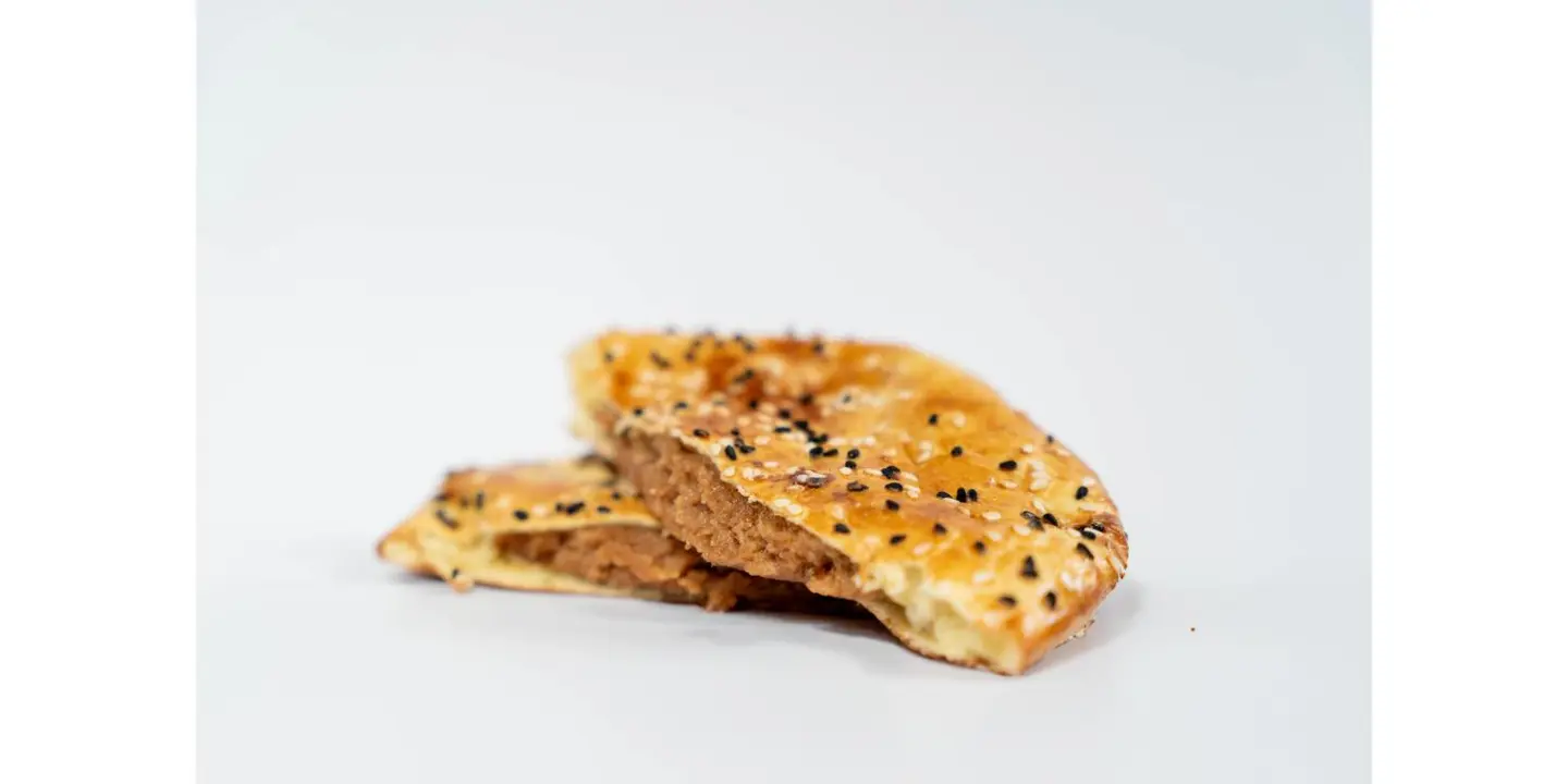 Dates Pie With Peanuts - White