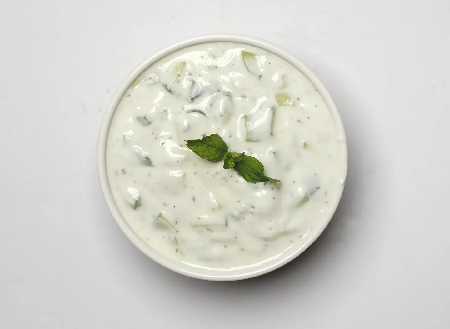 سلطة خيارمع لبن