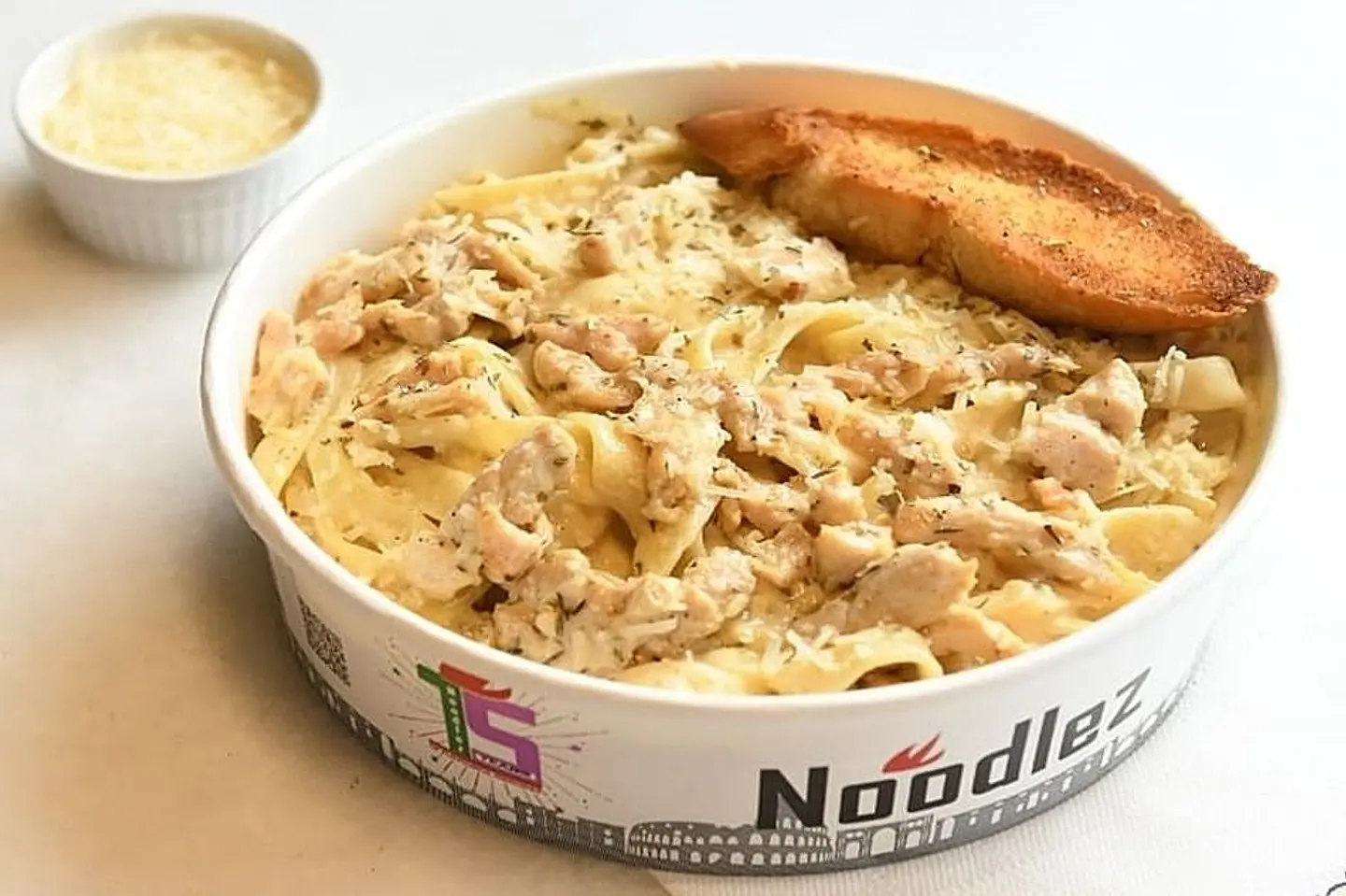 Fettuccine Chicken Cheese