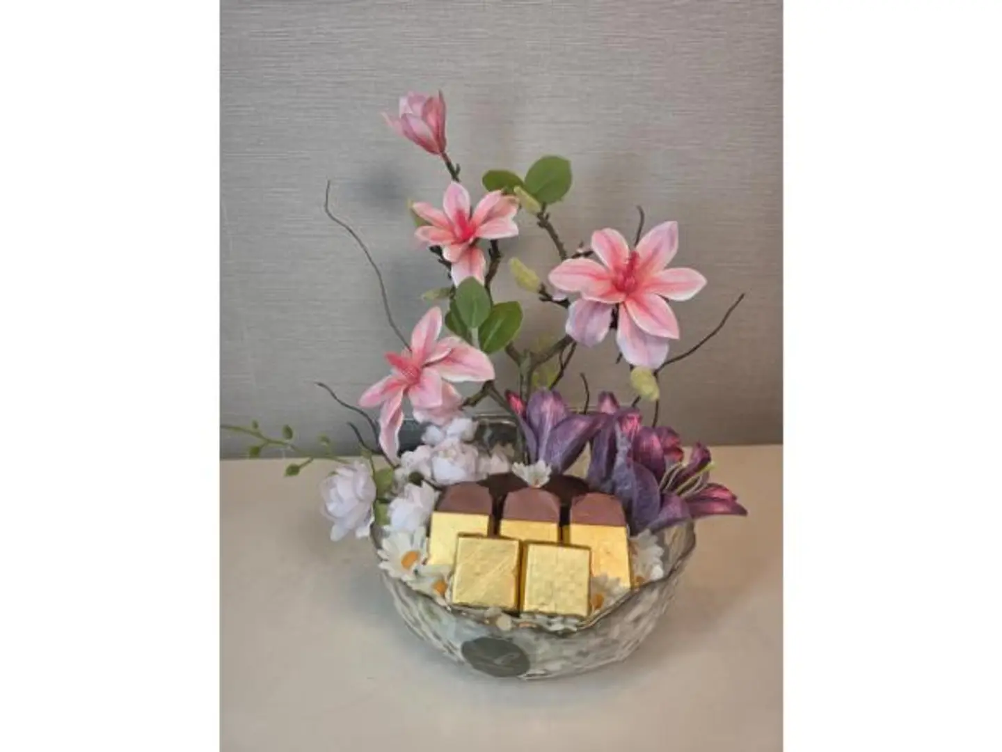 Glass Vase For Roses And Chocolates