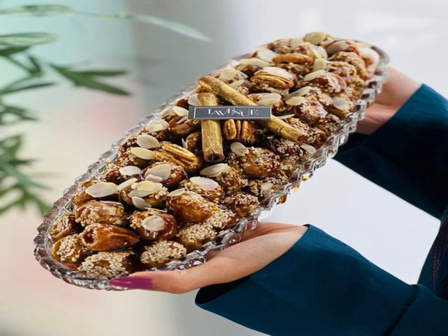 صينية تمر محشي