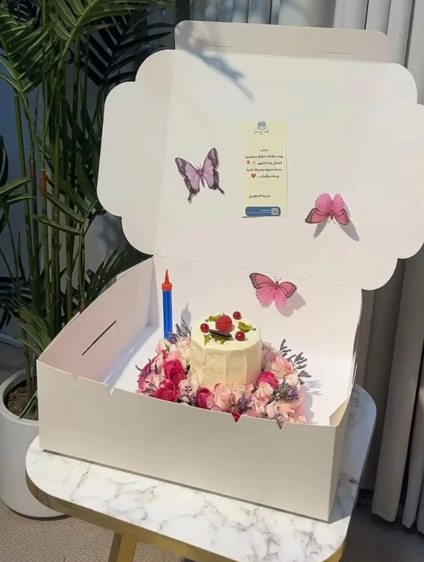 كيك كانديرا مع الورد ٦٥