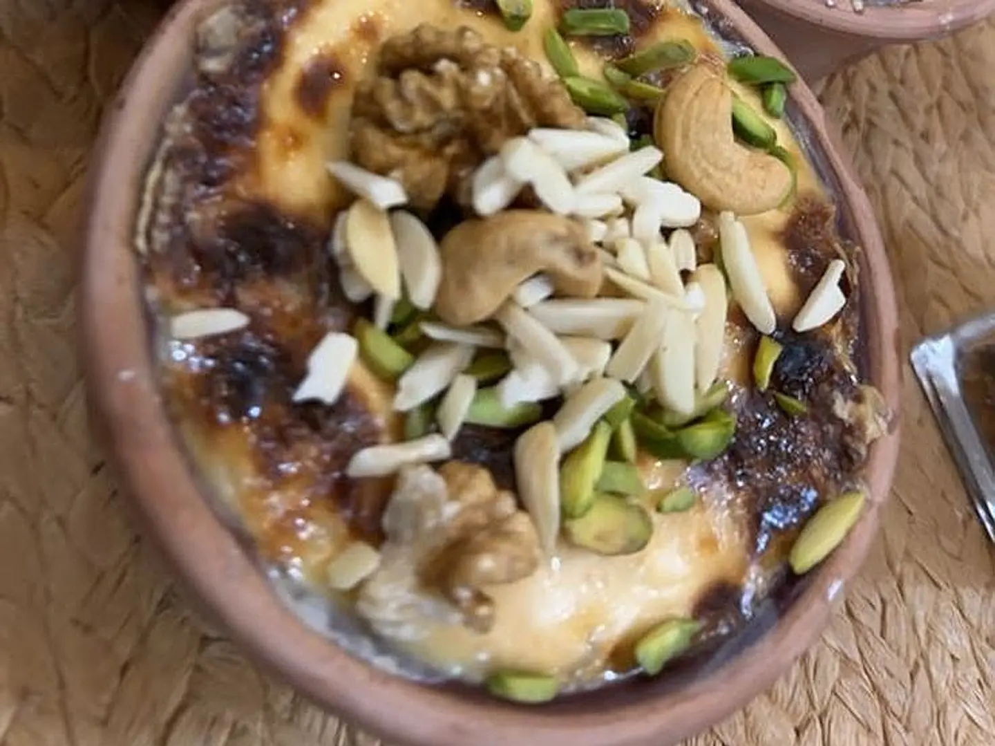 ام علي بالمكسرات