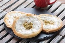 منقوشة لبنة