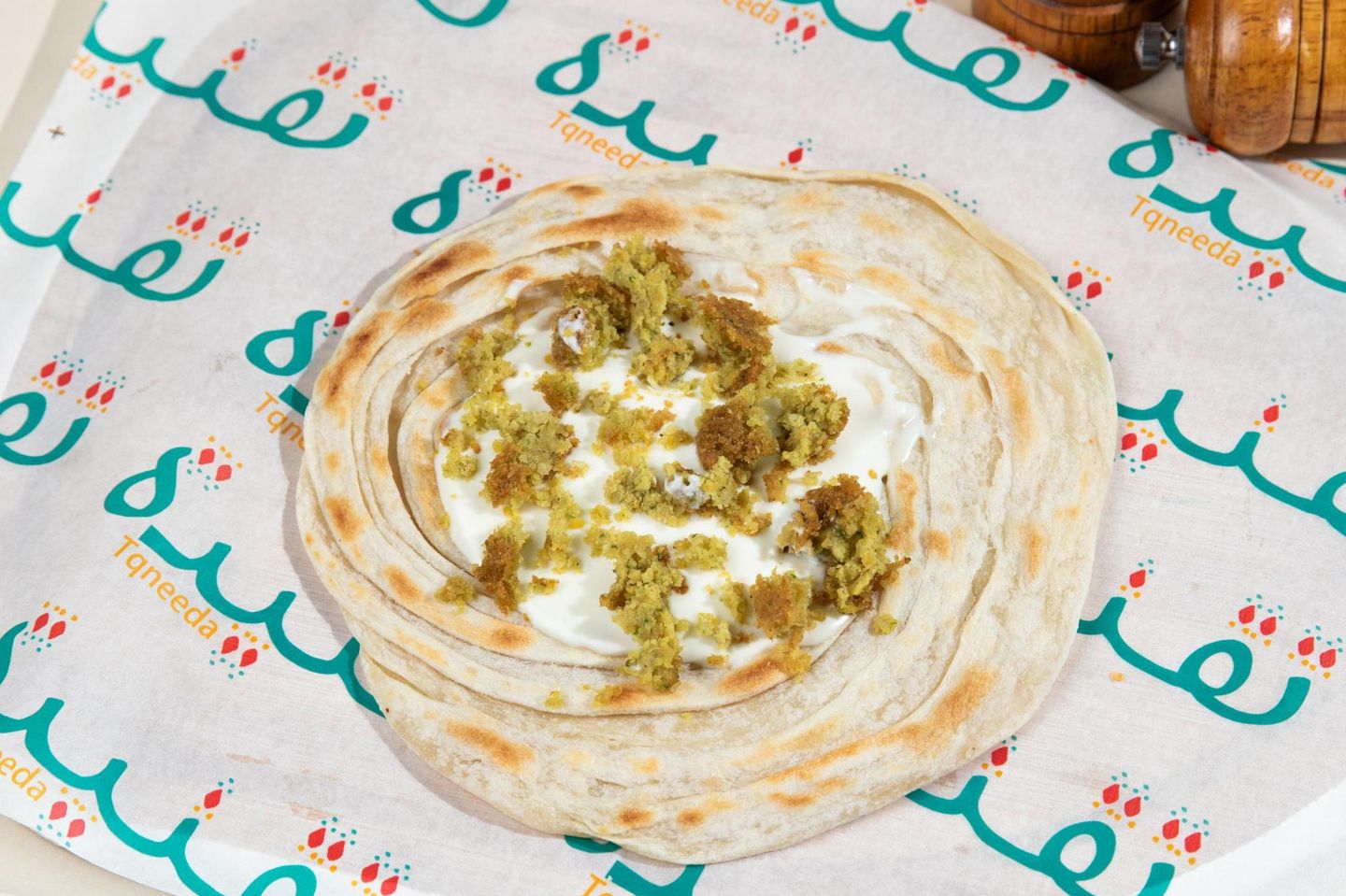 شباتي بالفلافل والجبن السائل