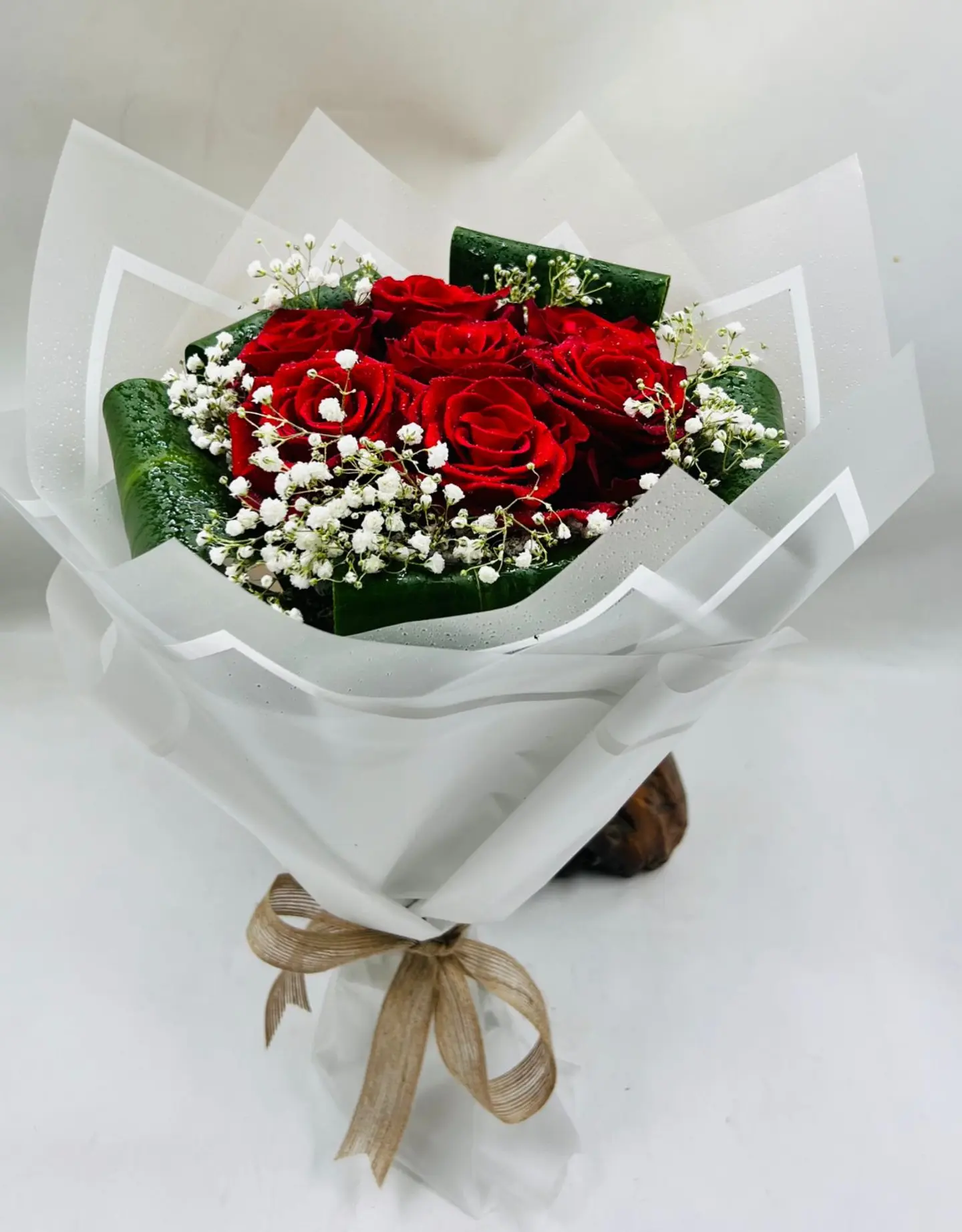 باقة حمراء صغيرة