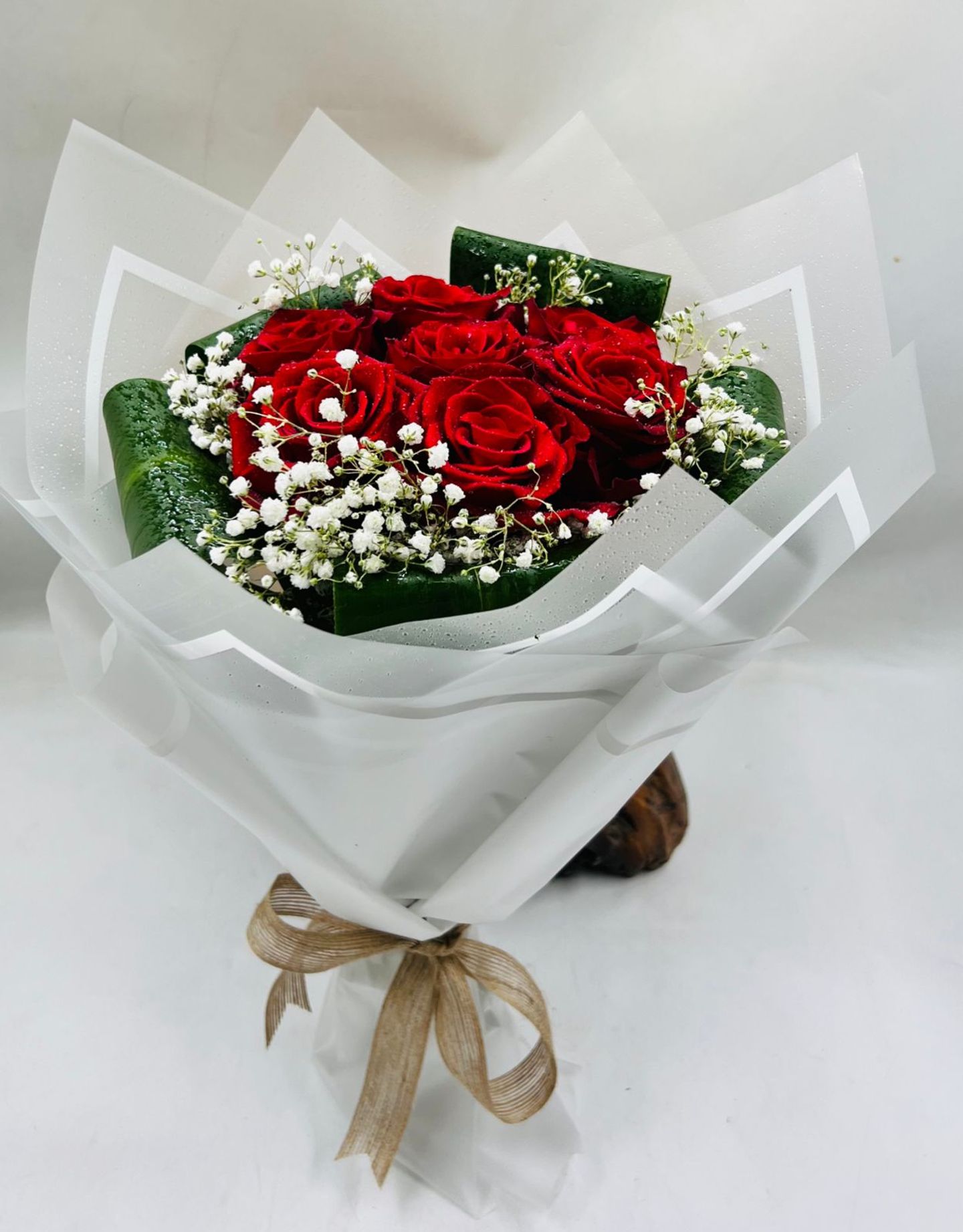 باقة حمراء صغيرة