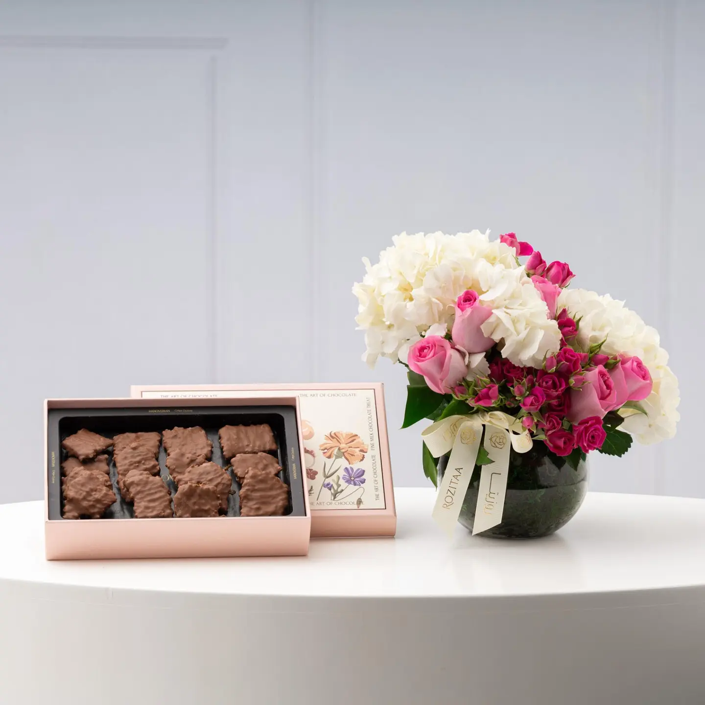 فازة ورد أناقة الورد - زهور ناعمة