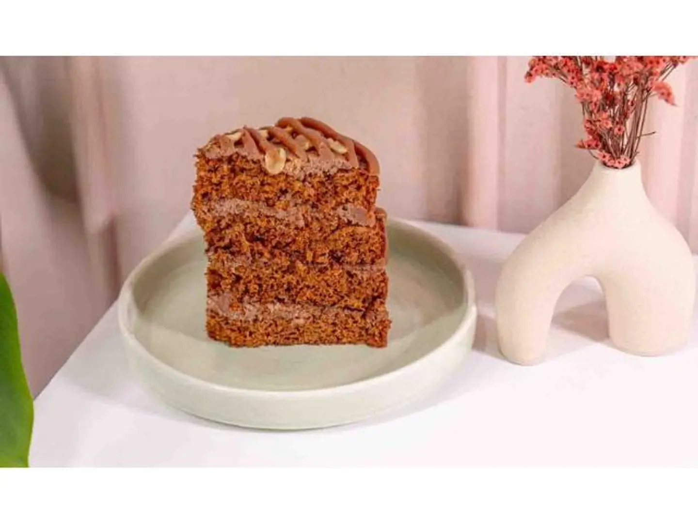 Caramel Peanut Cake
