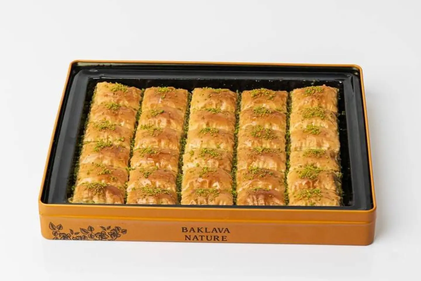 ناتشو بقلاوة وسط