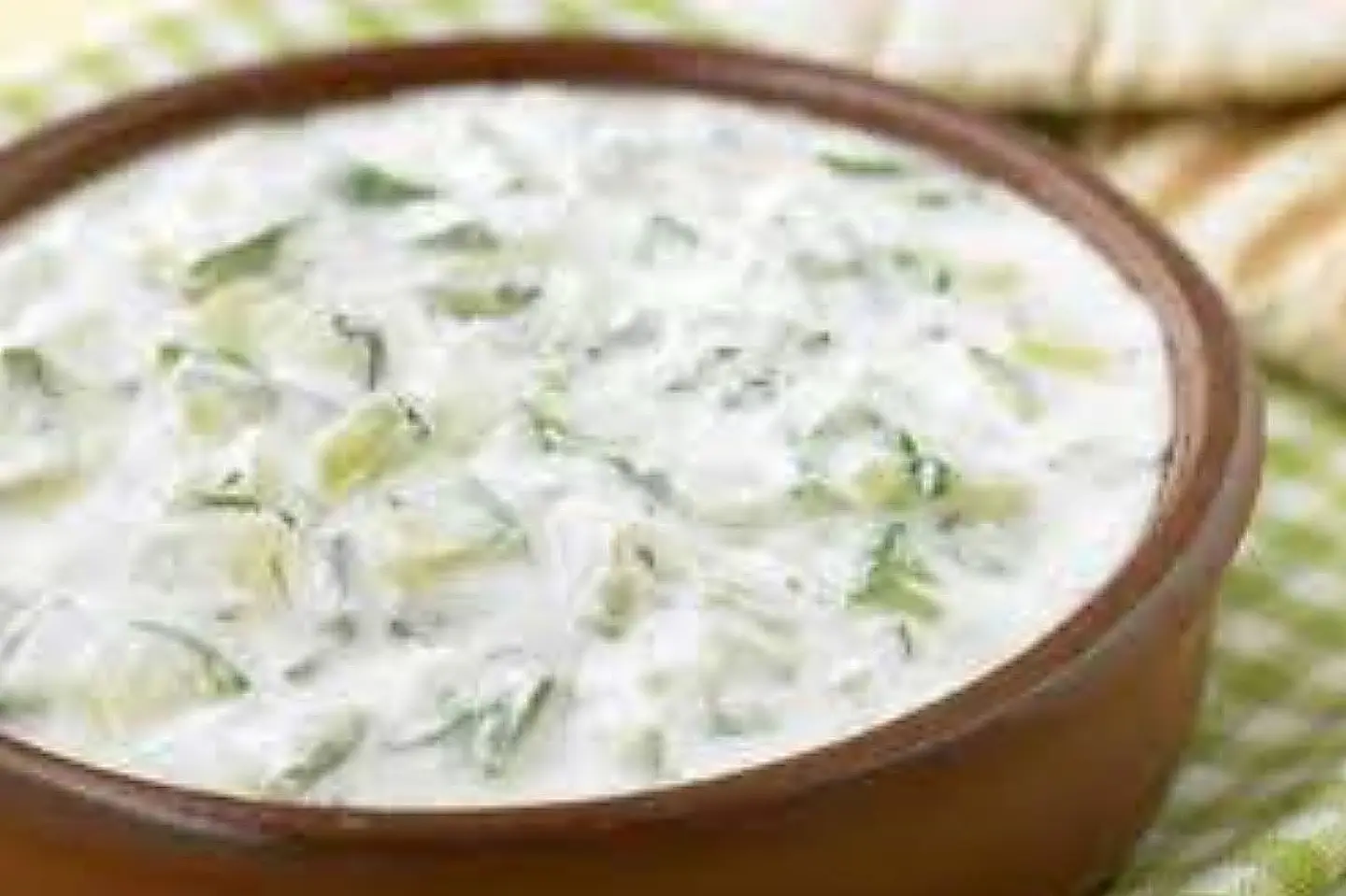 سلطة خيار باللبن