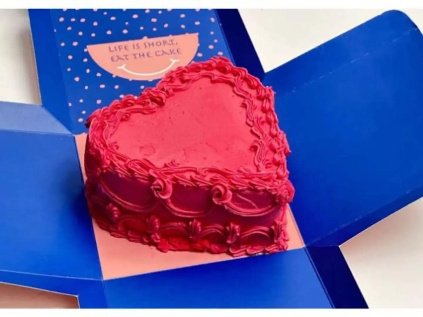 كعكة القلب الوردي