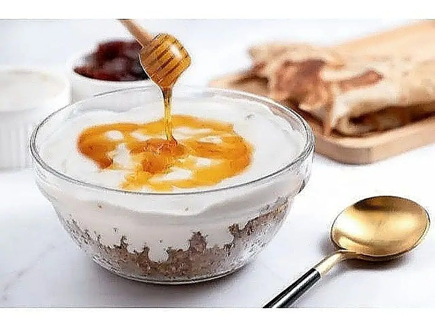 Mini Areekah With Cream And Honey