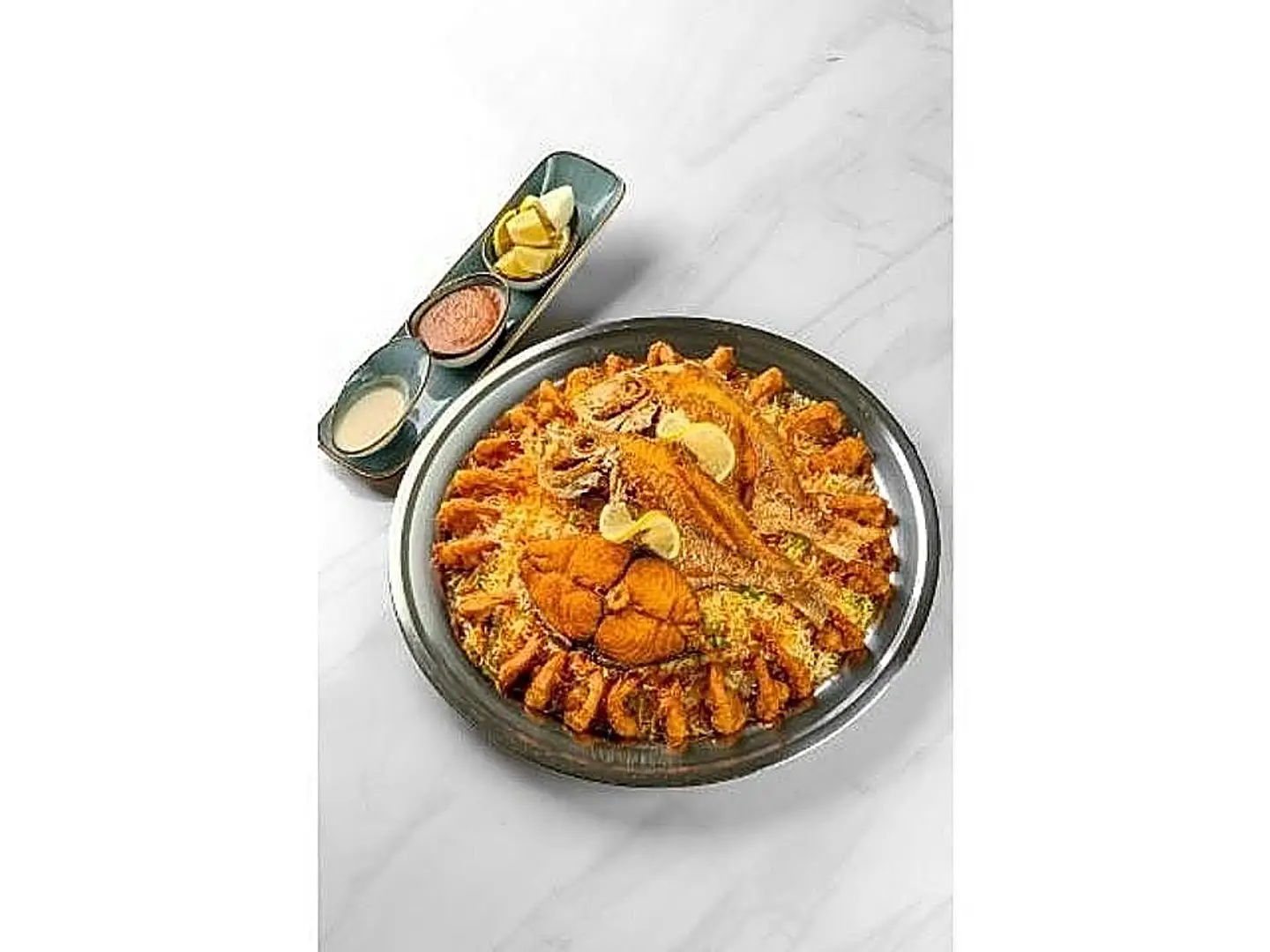 Shari Fish Andaq Fish Kanad And Shrimp Four Persons