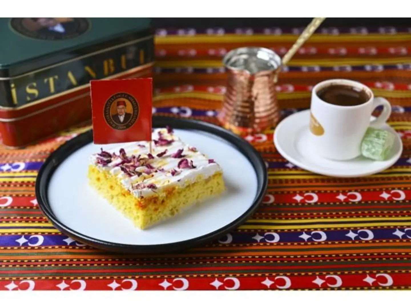 تريلشيا كيك مع الزعفران