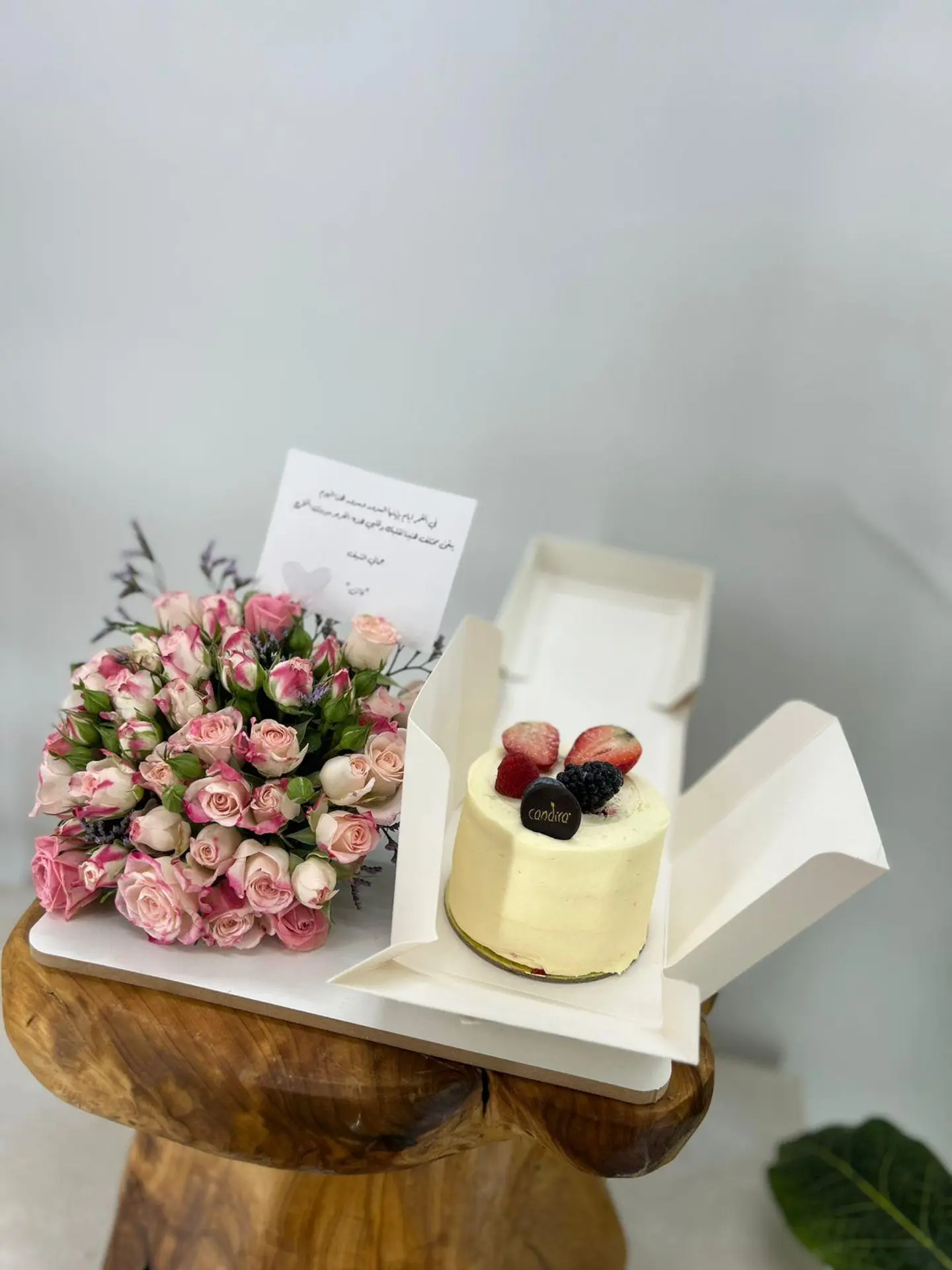 Pink Baby Rose Stand With Kandera