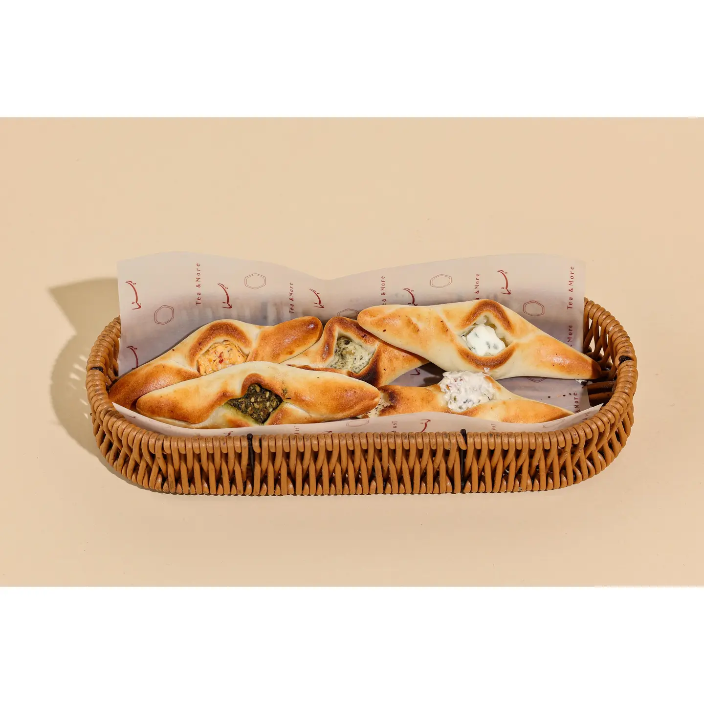 مشكل معجنات زعتر ، لبنه زعتر ، لبنه زيتون ، محمره ، اجبان