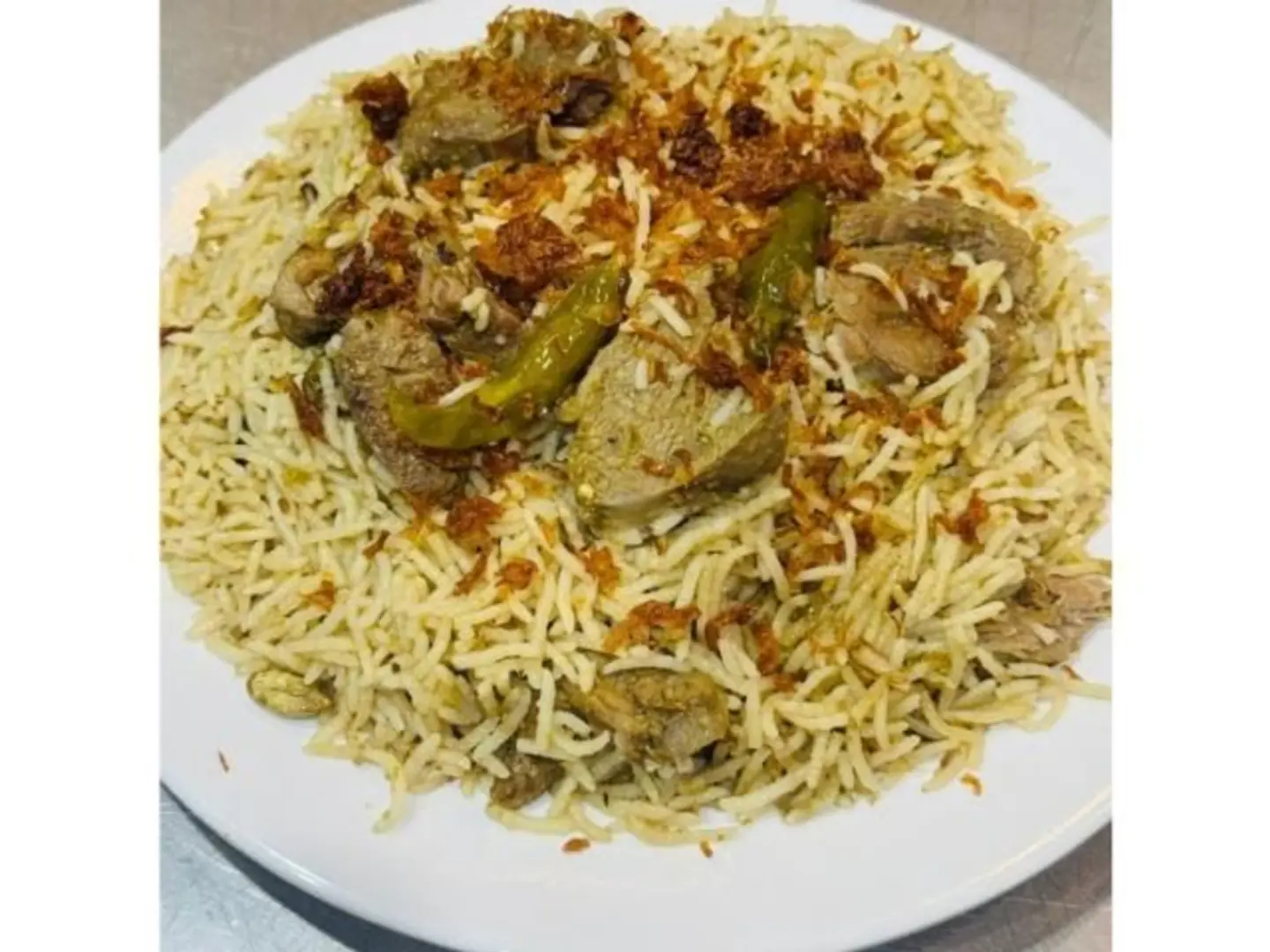 بولاو لحم بقري دبل متوفر فقط يومي الإثنين والثلاثاء