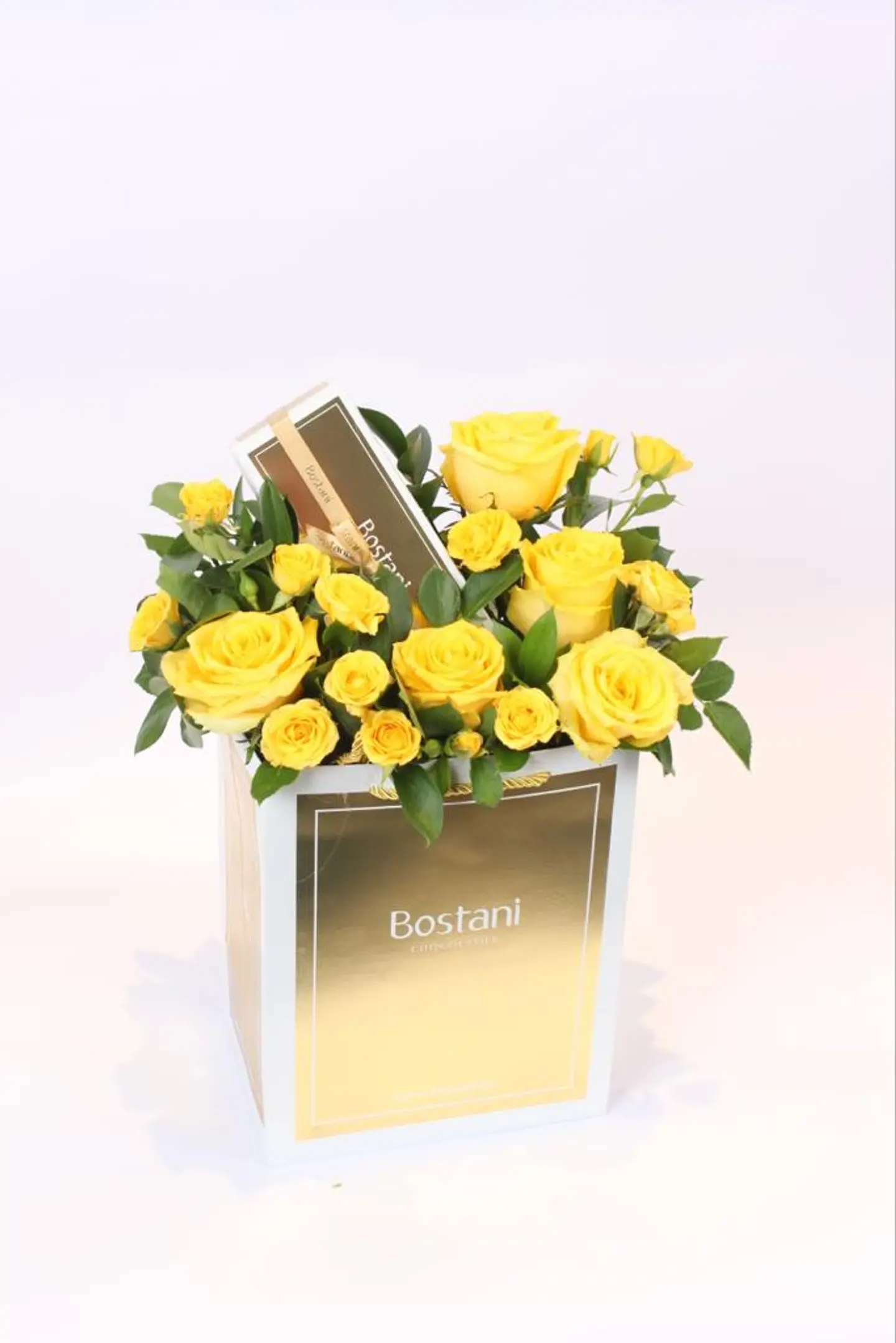 بوكس ورد بيبي + جوري الكيوت + شوكلاته بستاني