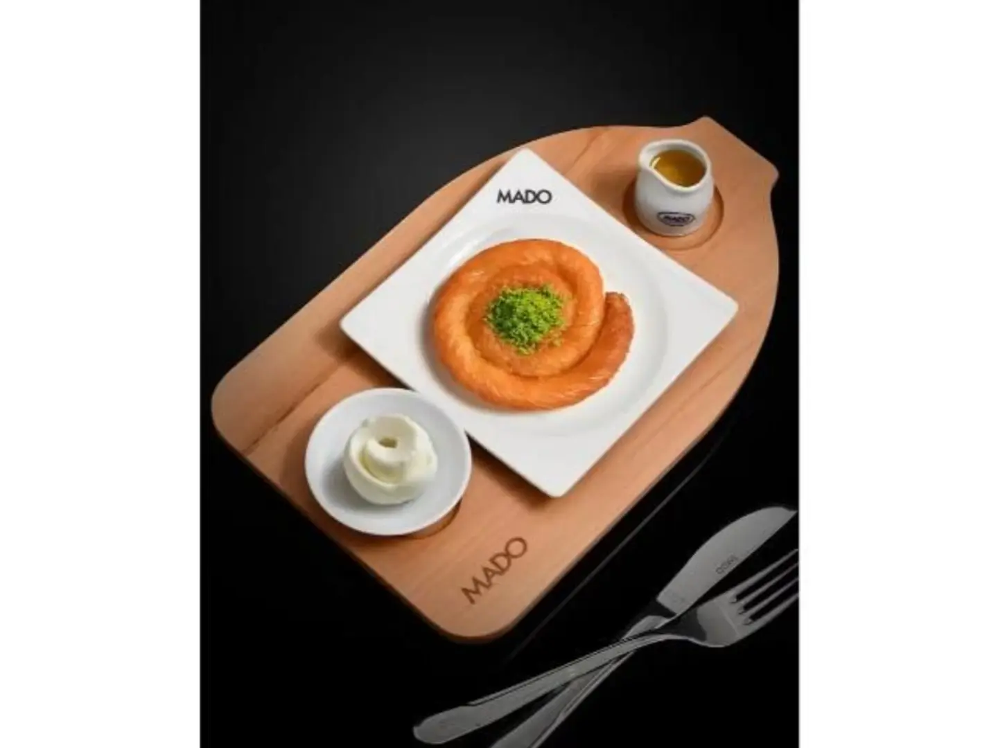 Rolled Kunafah With Cream