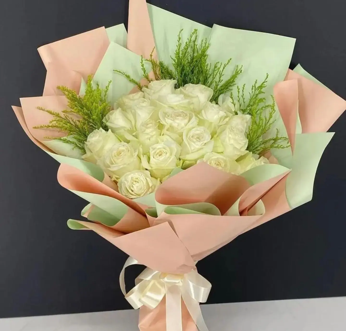 بوكيه وردية بورد جوري ابيض