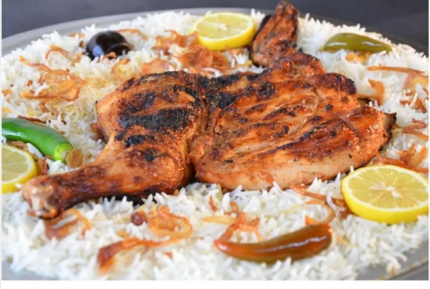 نصف فروج مع رز أبيض