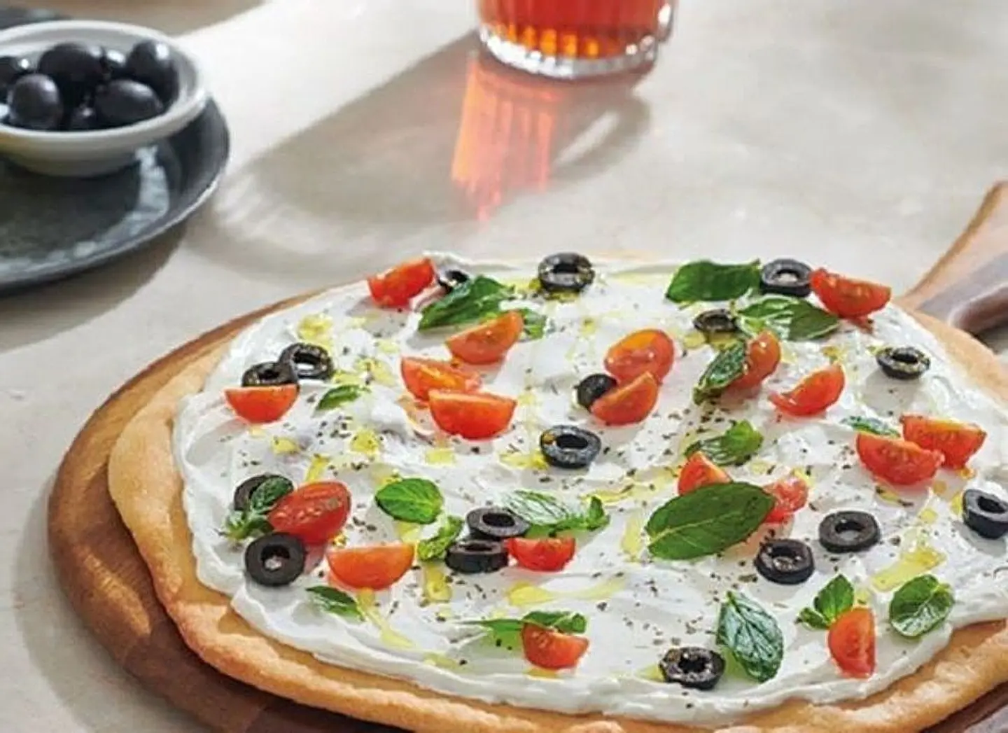 Labnah With Olives And Tomatoes