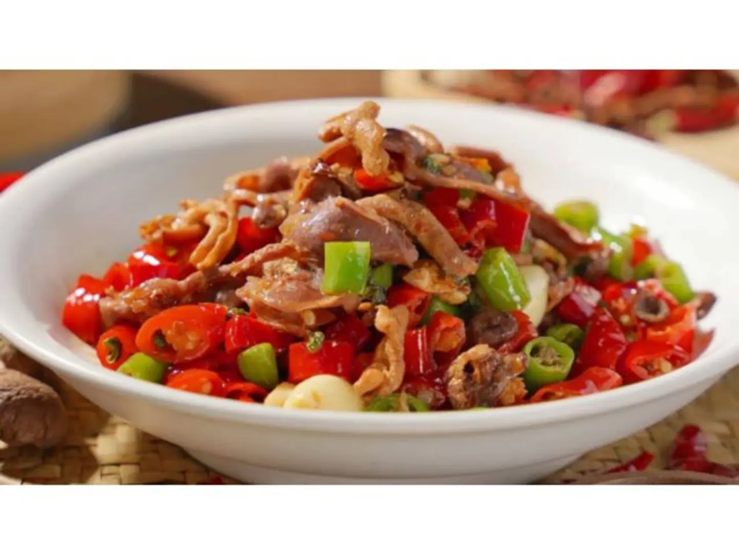 أحشاء الدجاج مع الفاصوليا المخللة