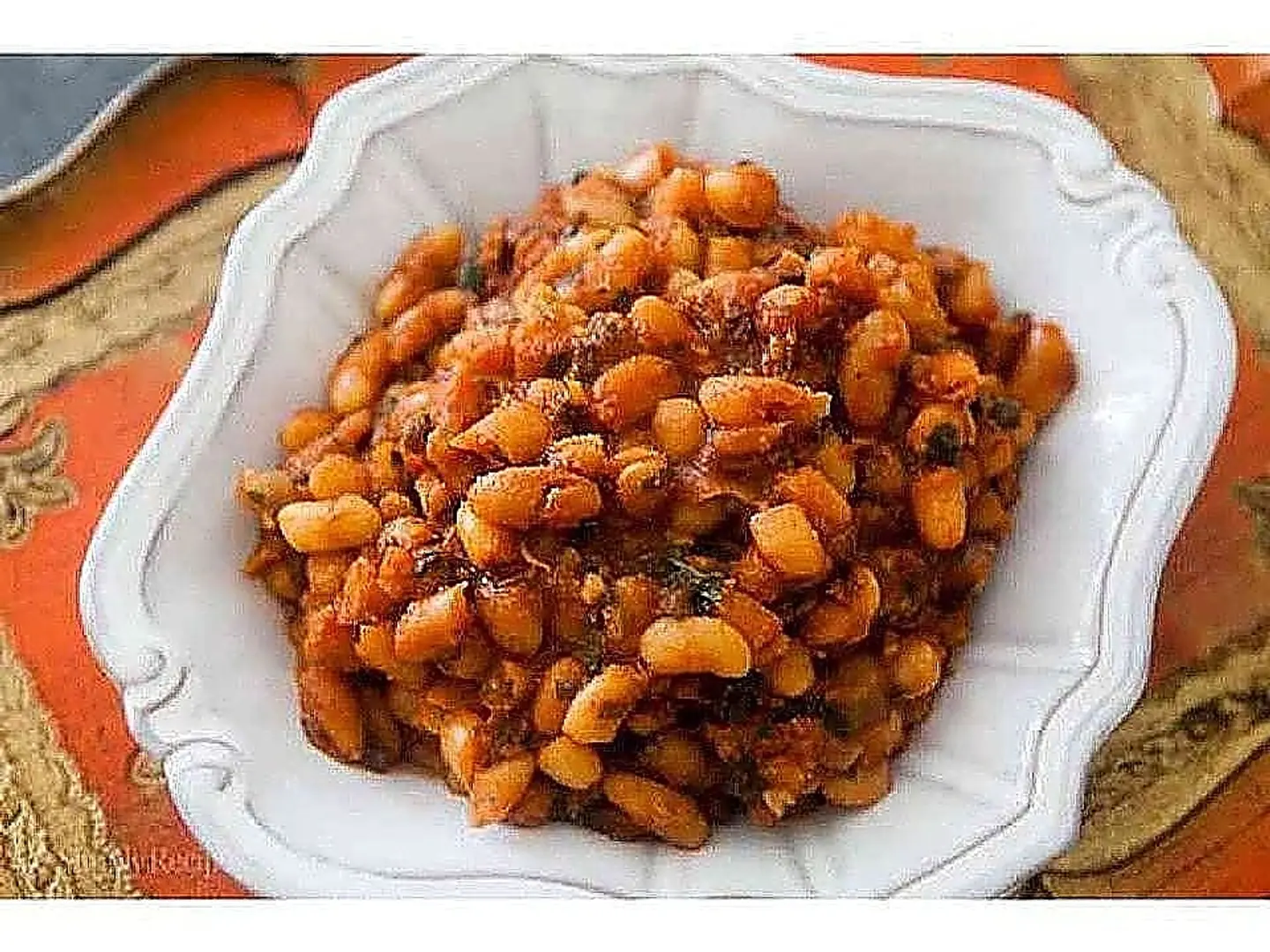 فاصوليا بالتونة