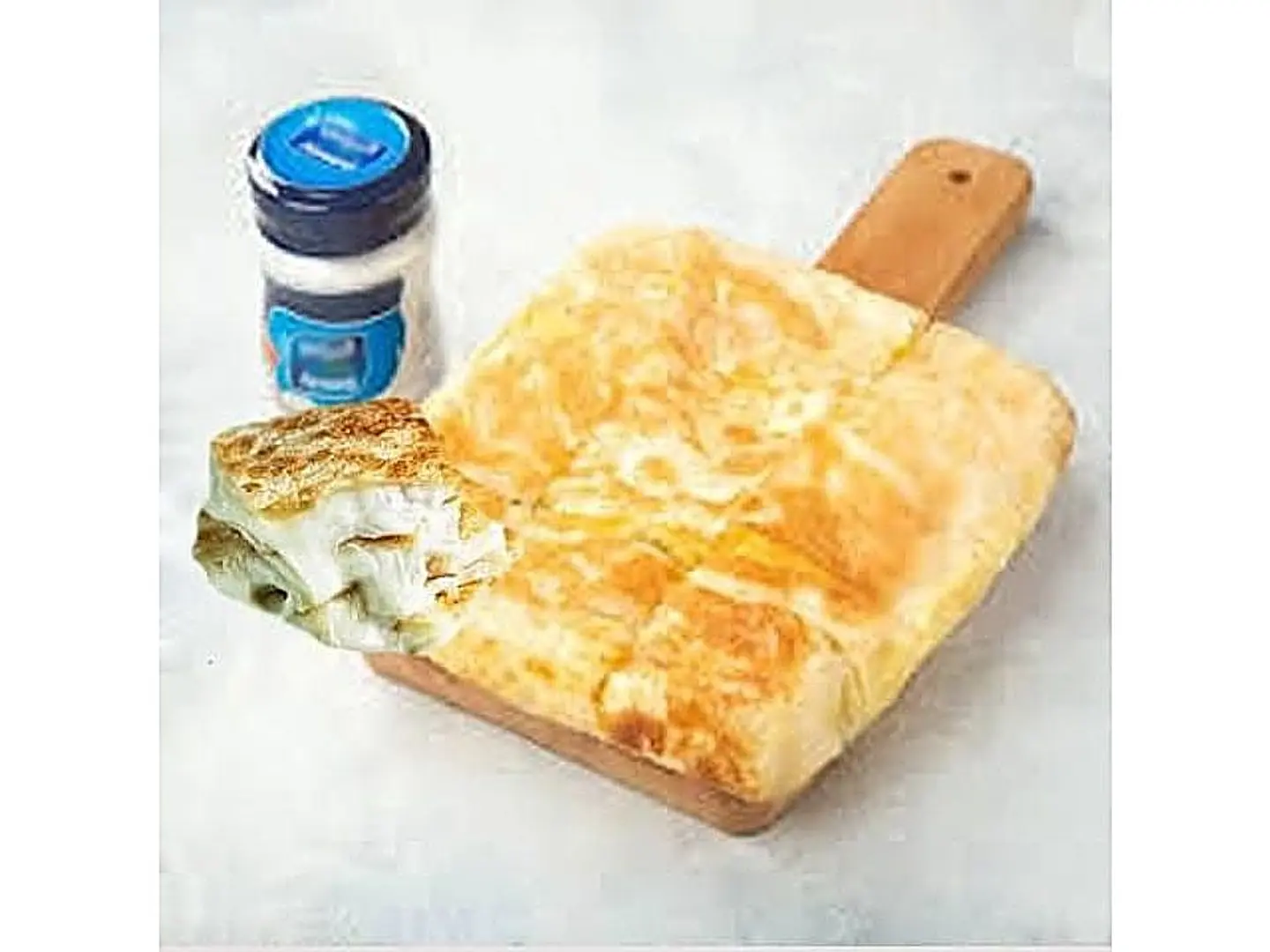 White Cheese With Honey Mutabbak