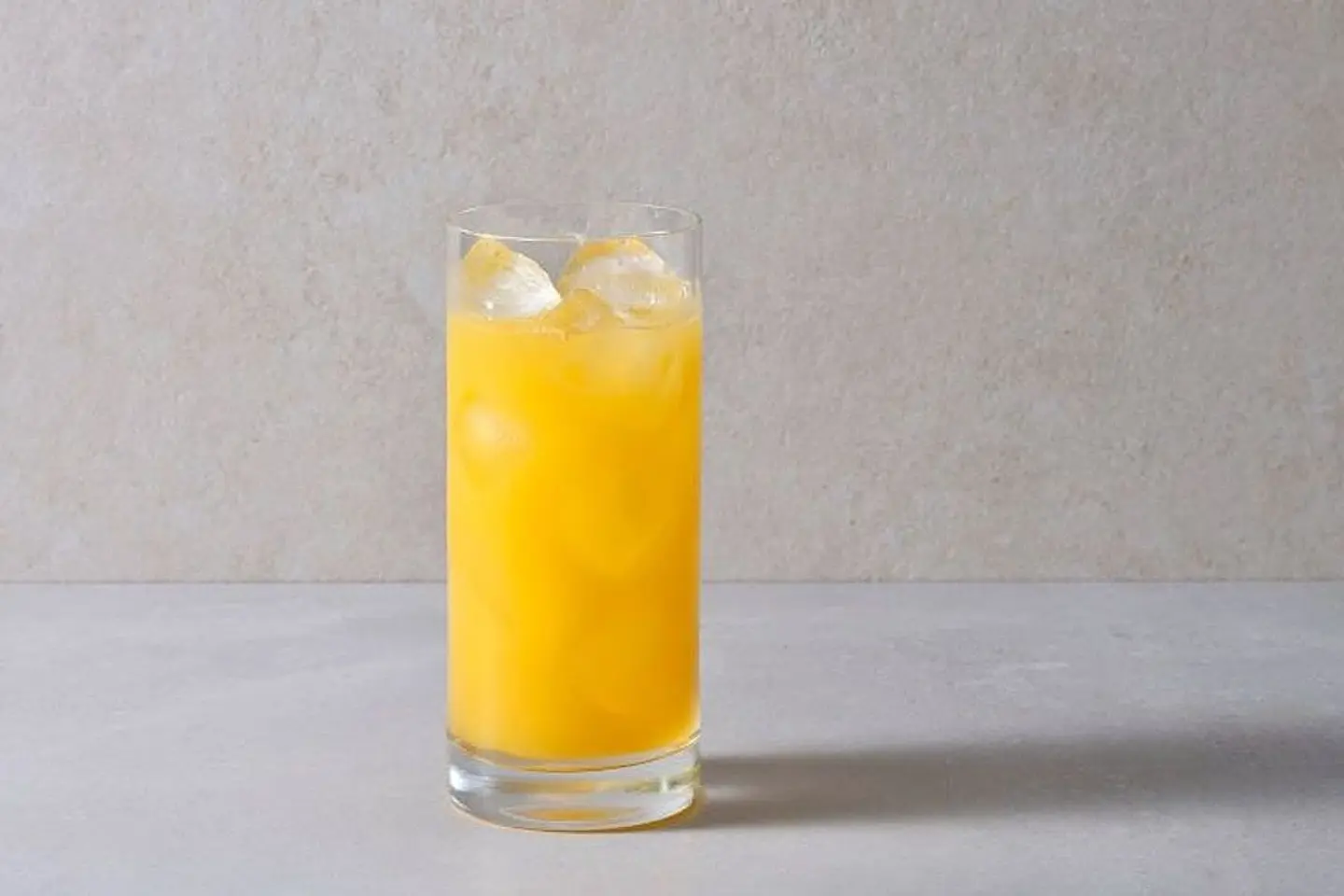 عصير برتقال بارد