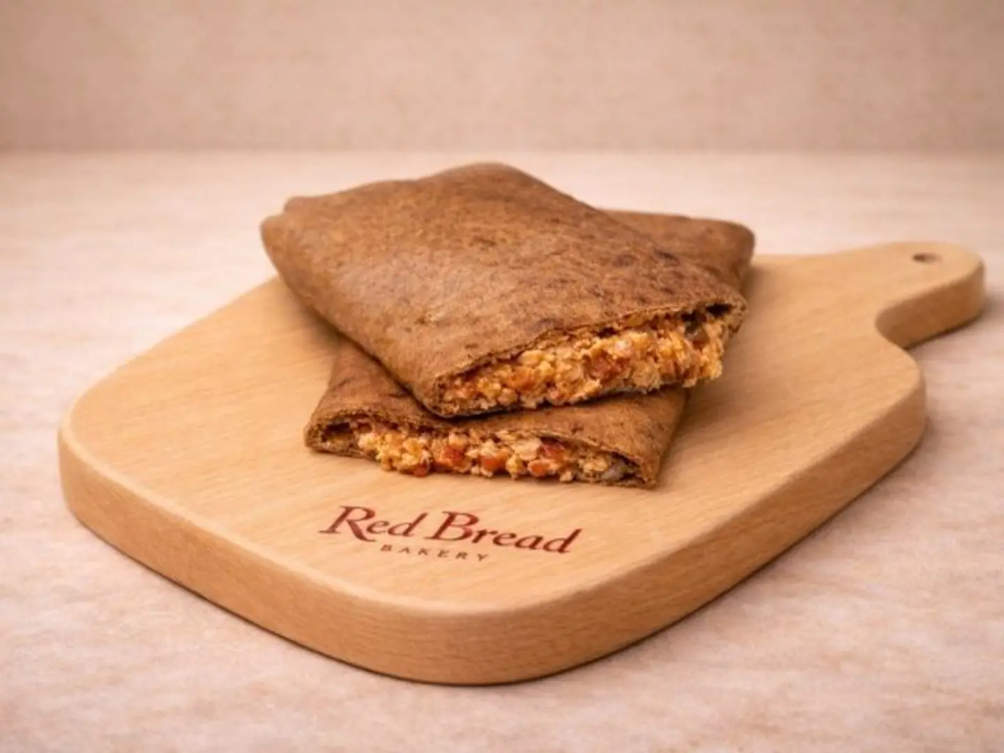 خبز حمر بالتمر والشكشوكة