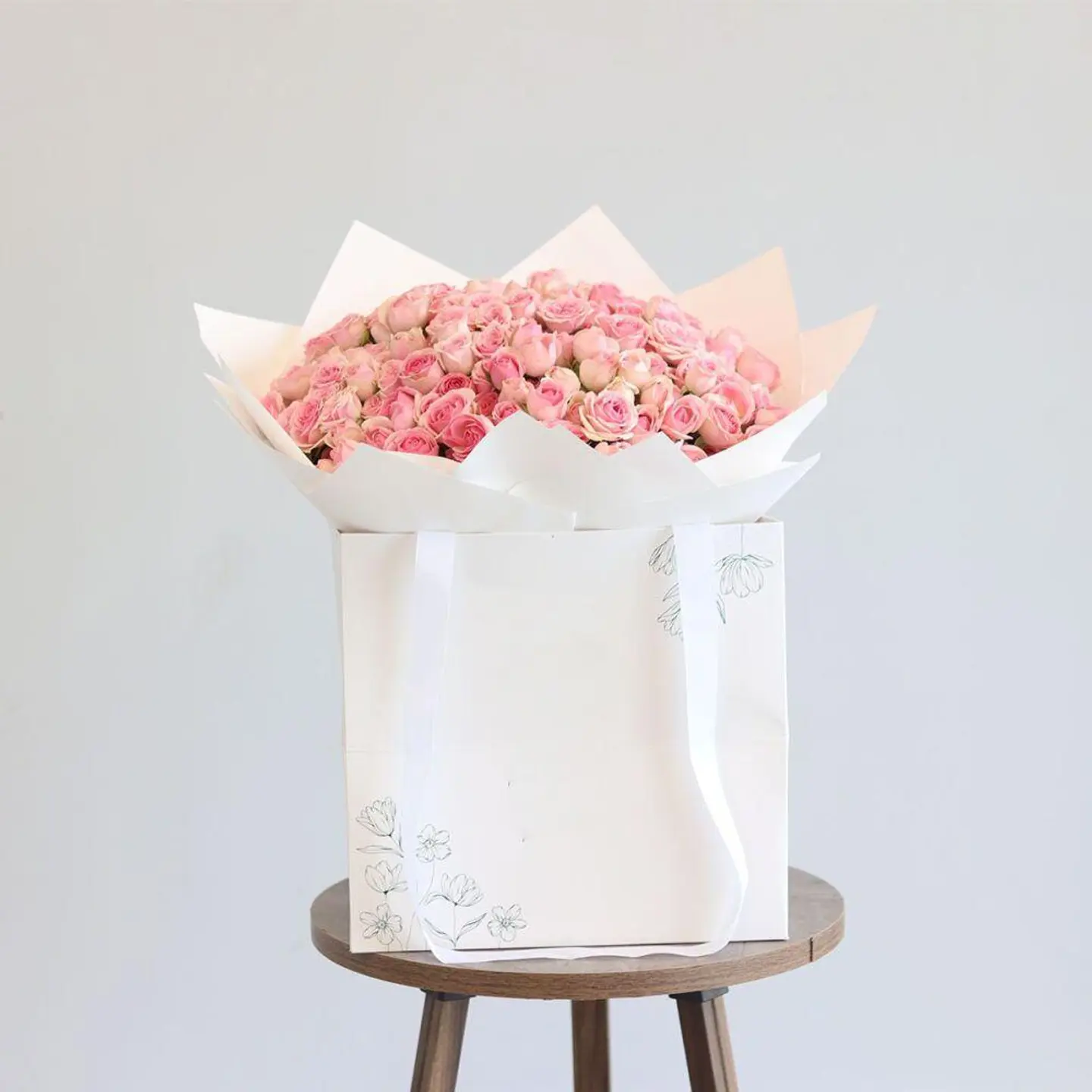 Pink Rose Throne Bouquet