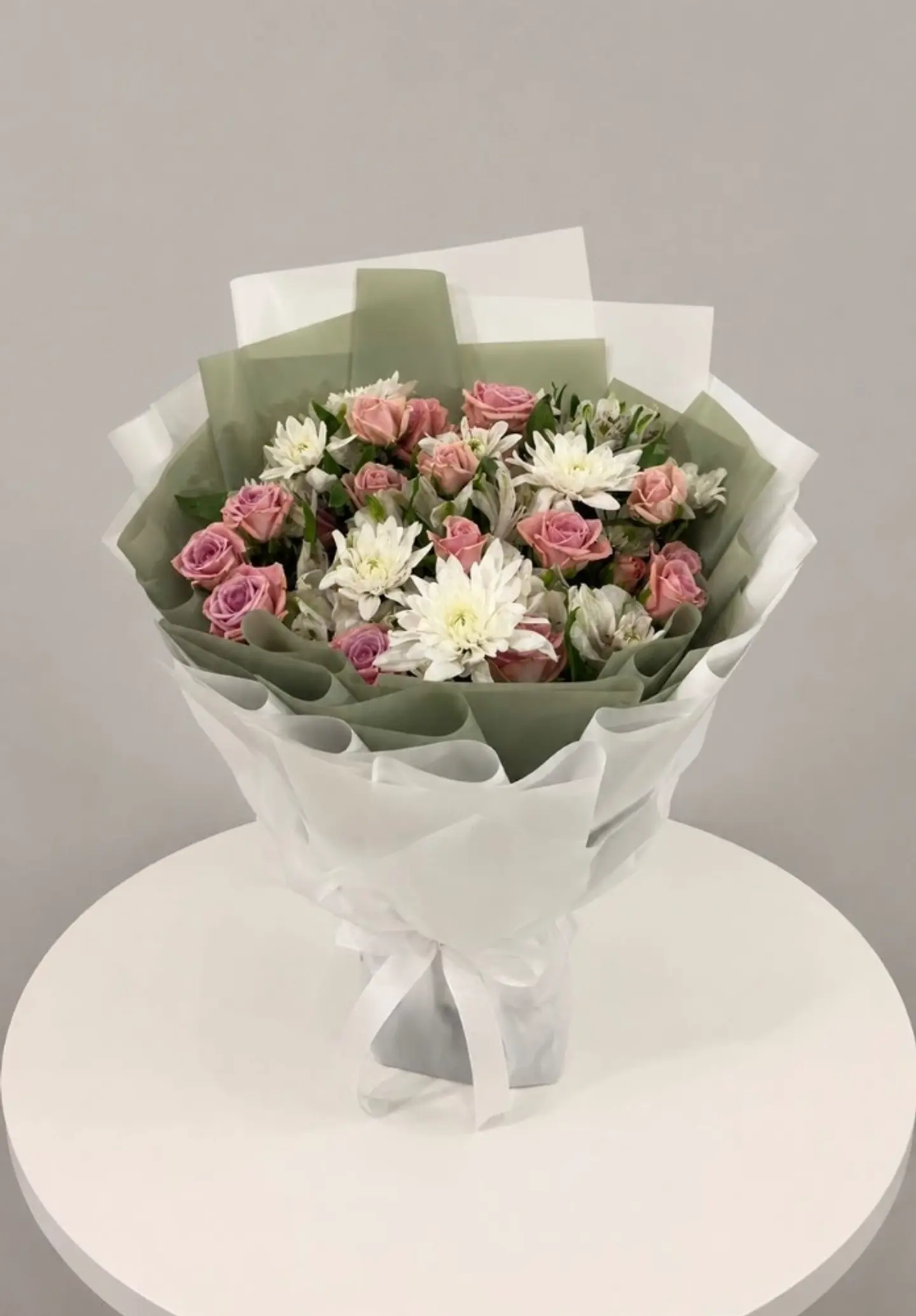 A Bouquet Of Lavender Scented Roses With A Free Card