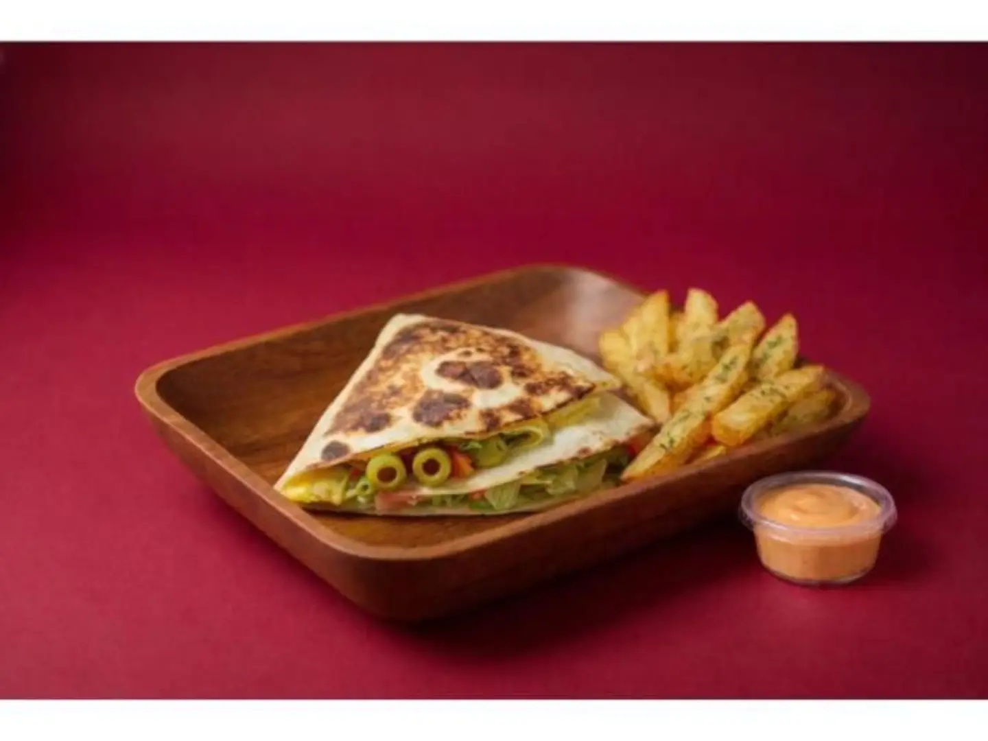 بيض بالزيتون و الجوز