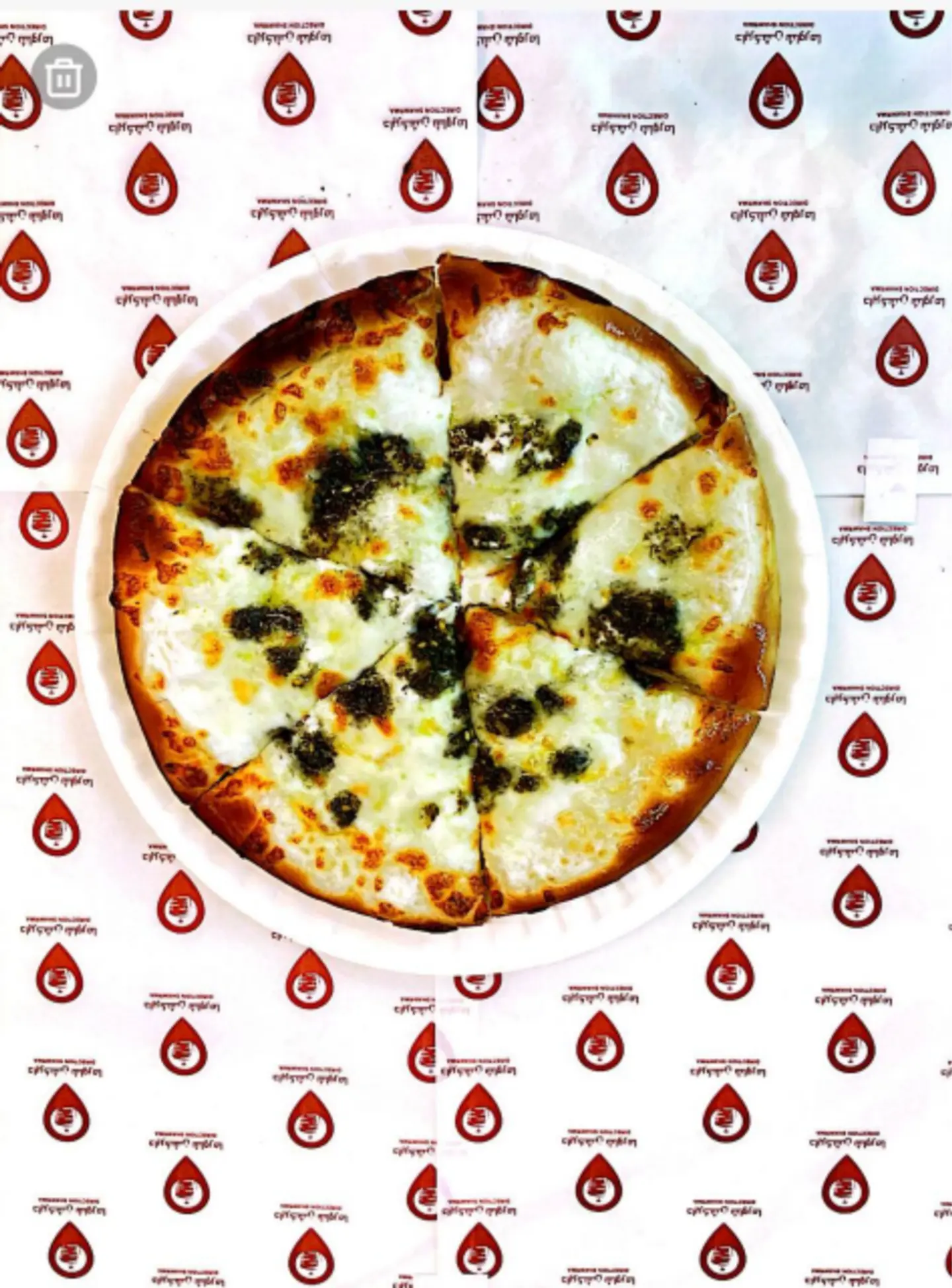 بيتزا لبنة بالزعتر - صغير