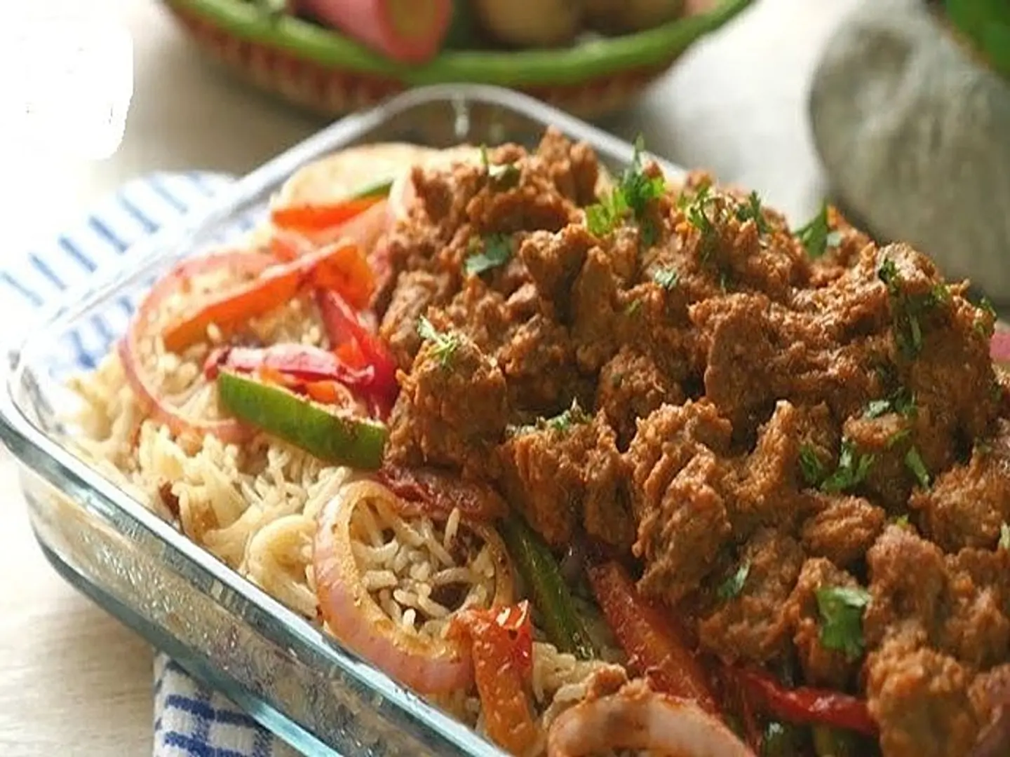 طبق أرز لحم بقري مشوي