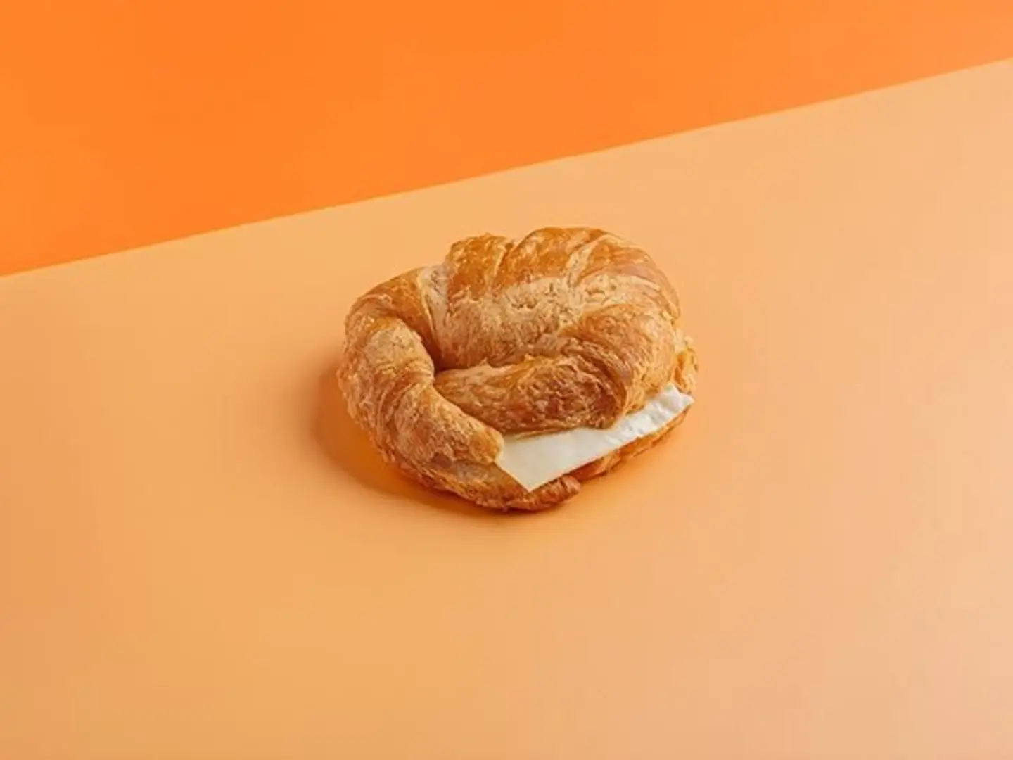 Turkey And Cheddar Croissant 140g