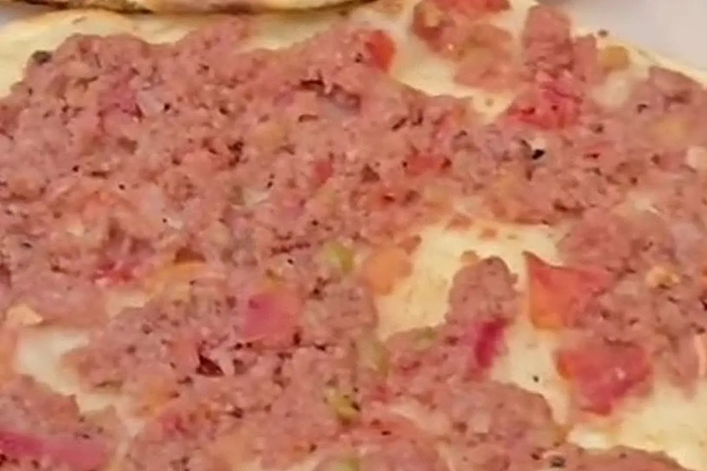 منقوشه لحمه