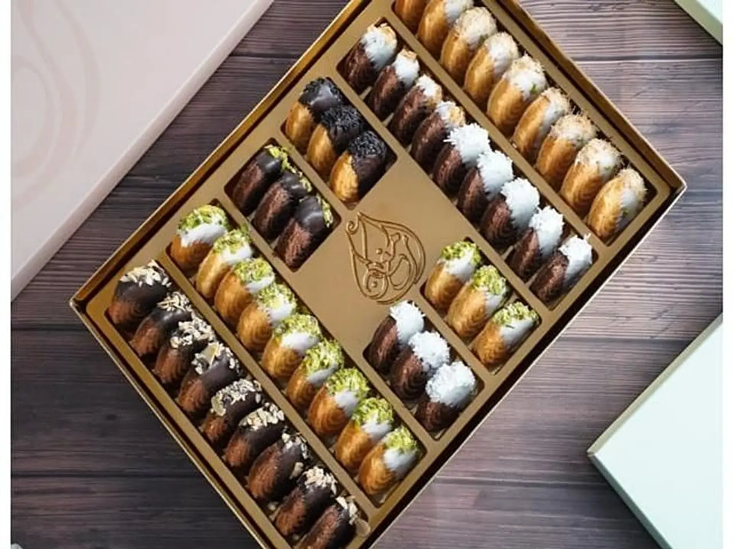Assorted Crunchy Petit Four