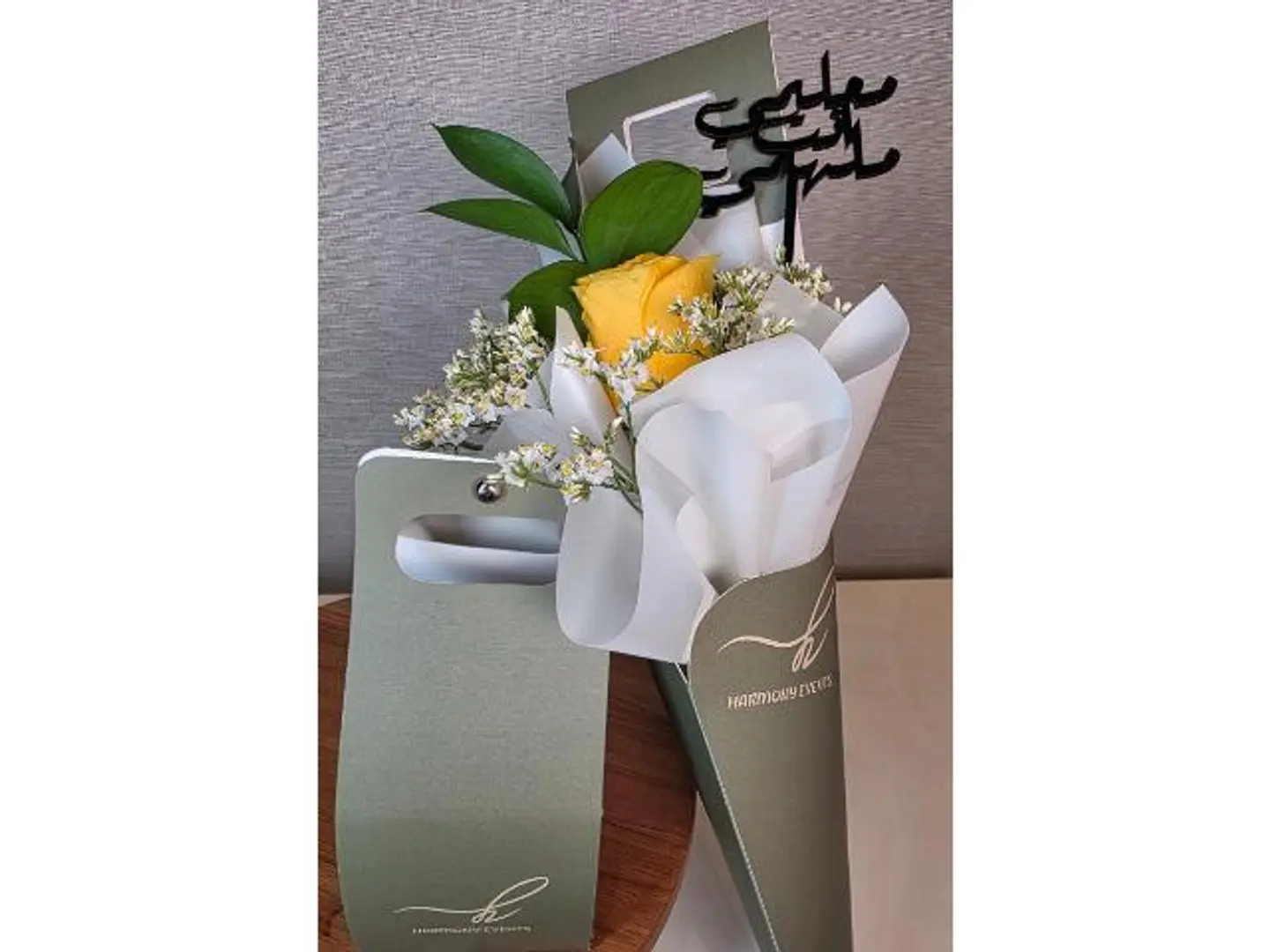 Paper Holder For Roses With Chocolates In Olive Green