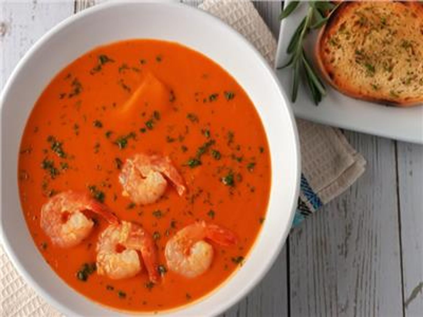 شوربة جمبري بالطماطم