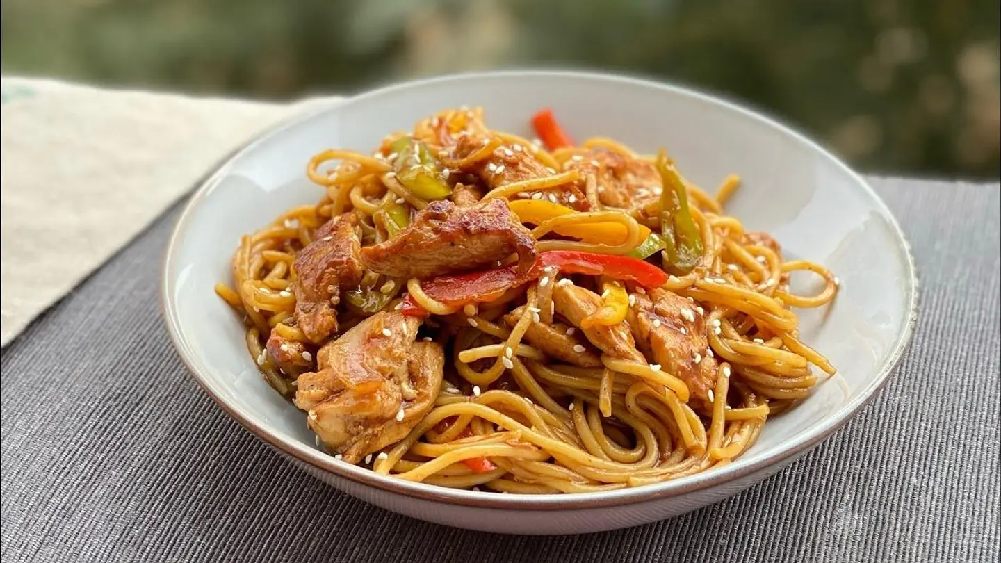 Chicken Schezwan Noodles